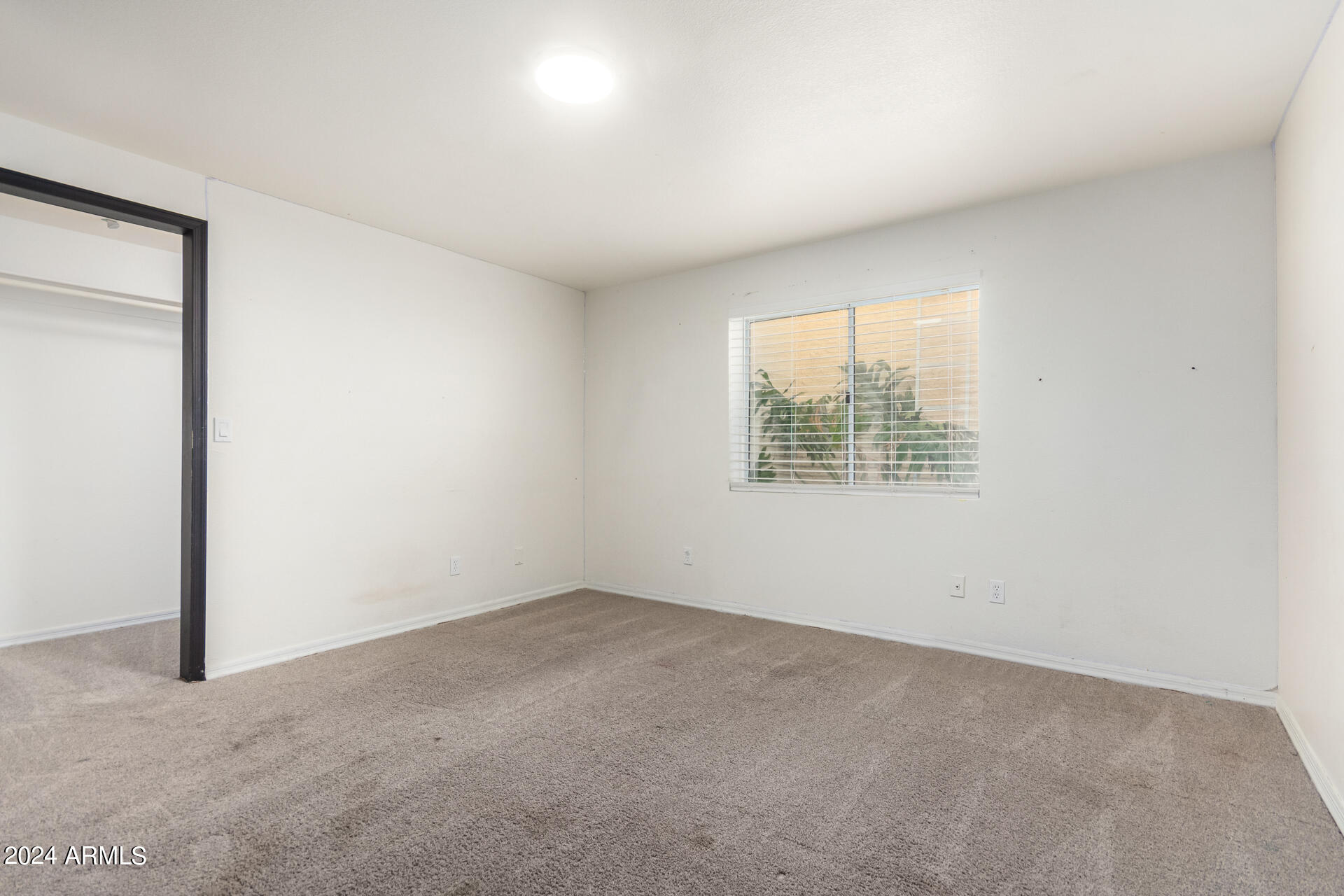 907 E ENCINAS Avenue