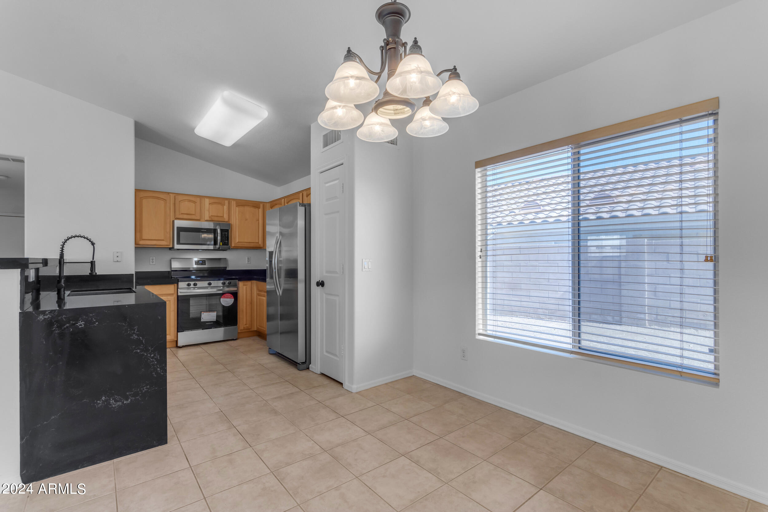 732 S CHATSWORTH