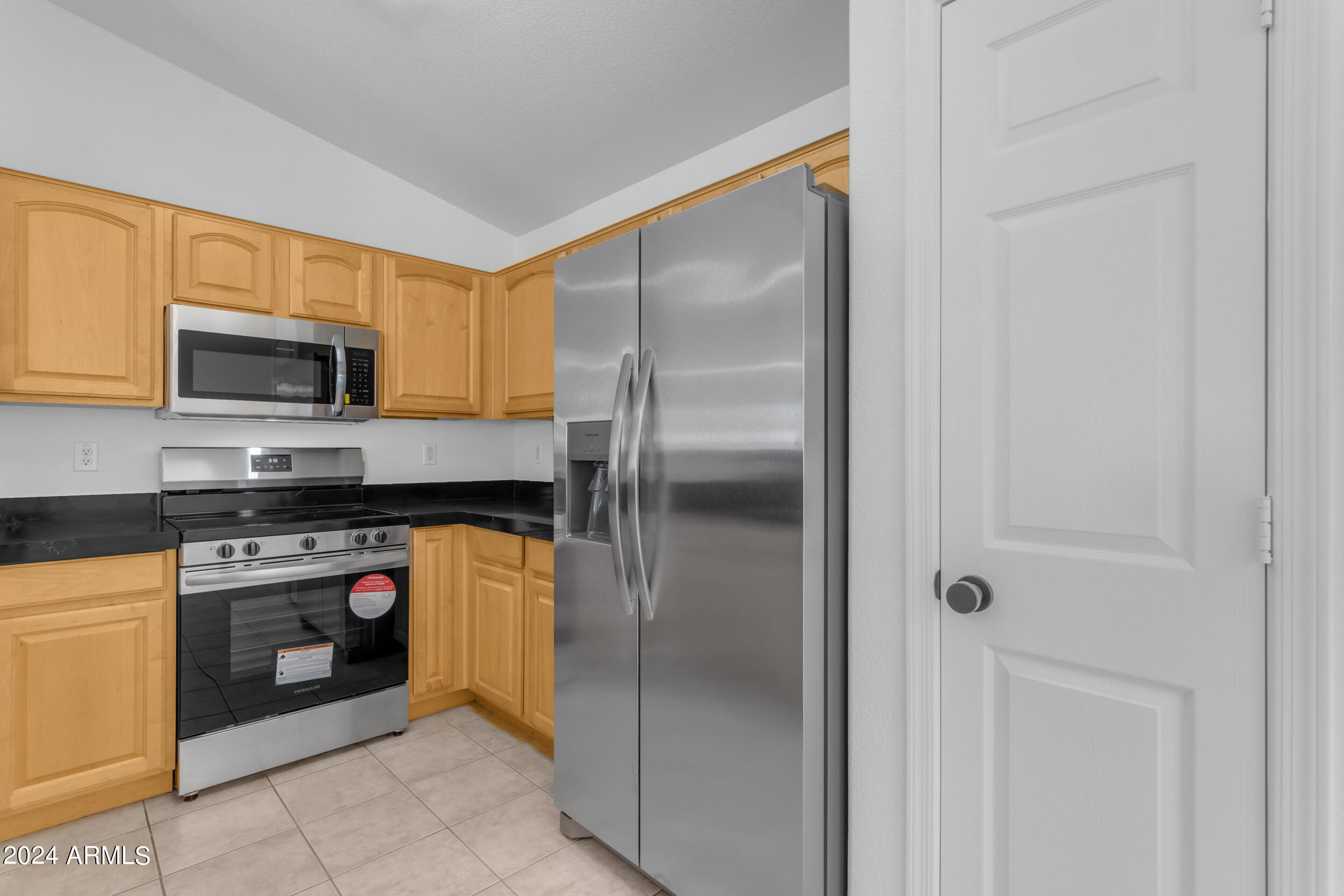 732 S CHATSWORTH