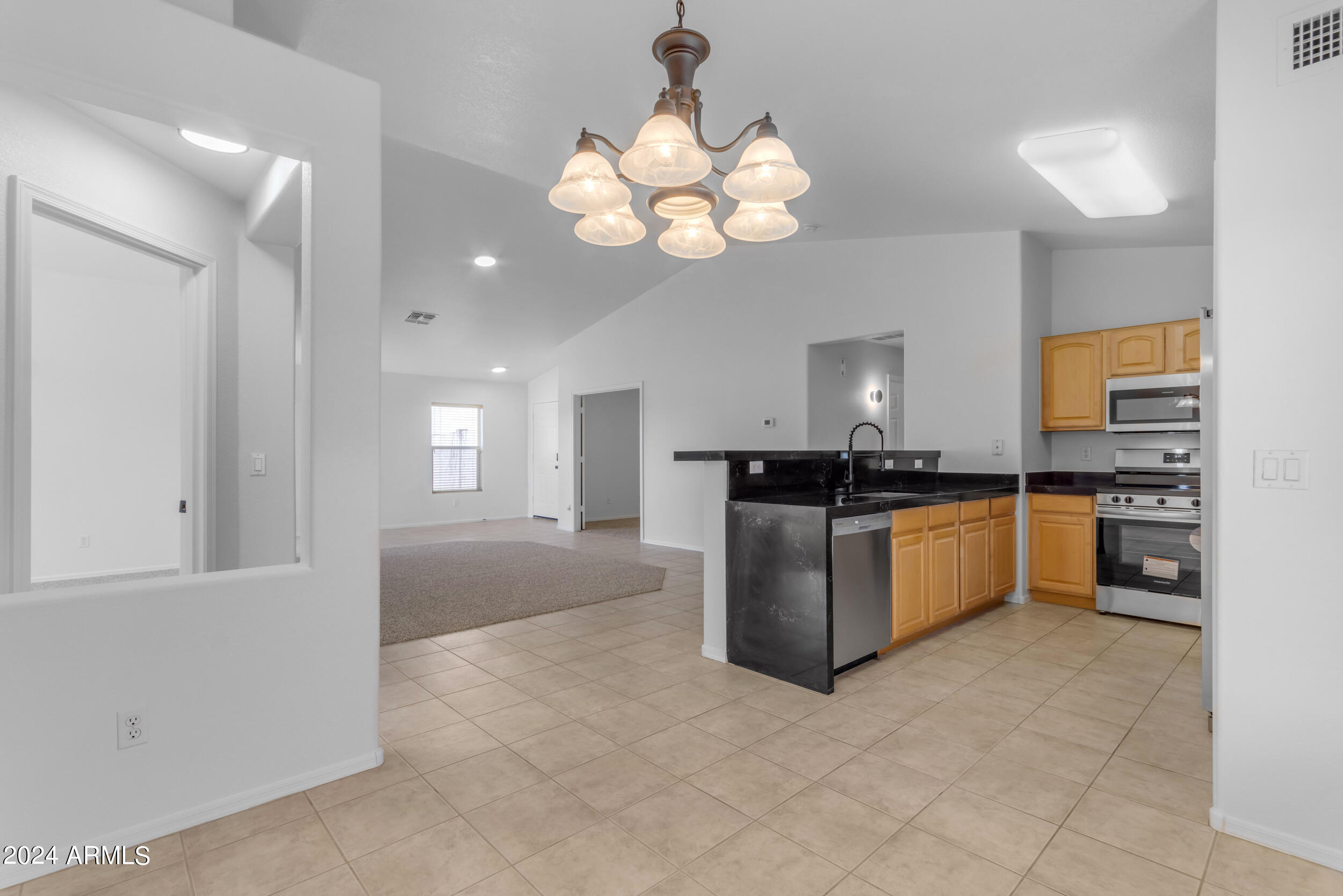 732 S CHATSWORTH