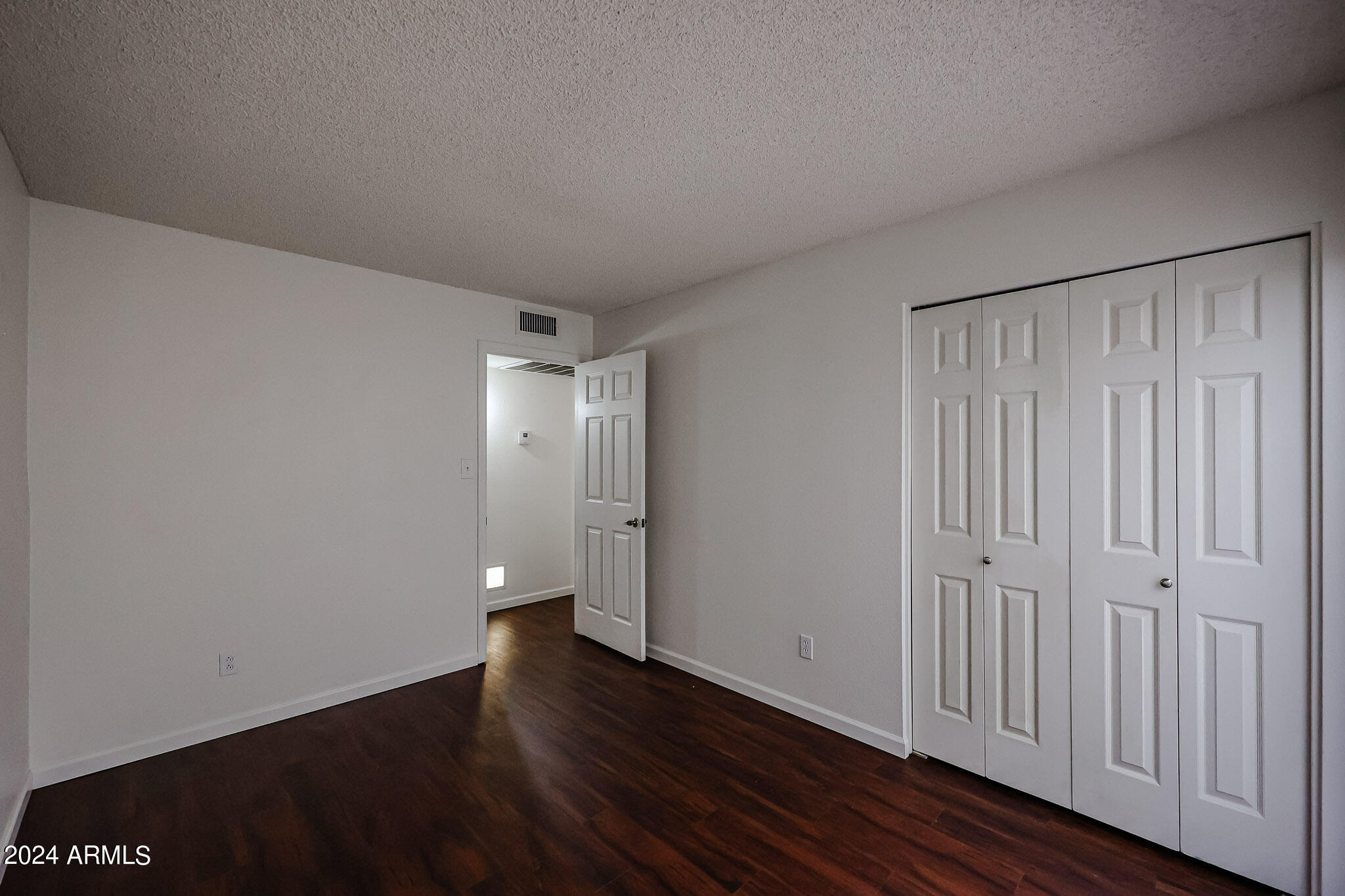 2414 W KIOWA Circle