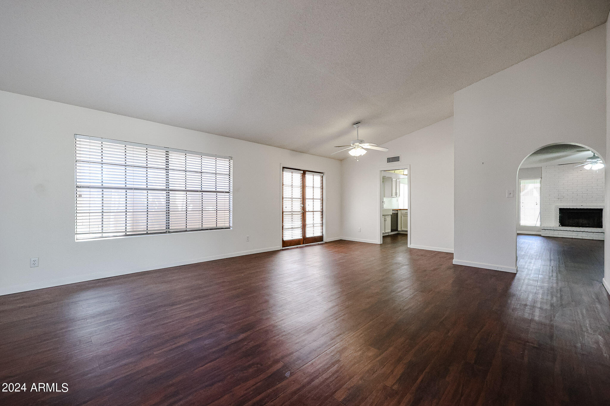 2414 W KIOWA Circle