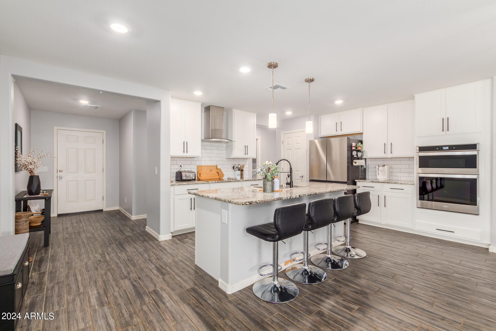 1619 W PINKLEY Court
