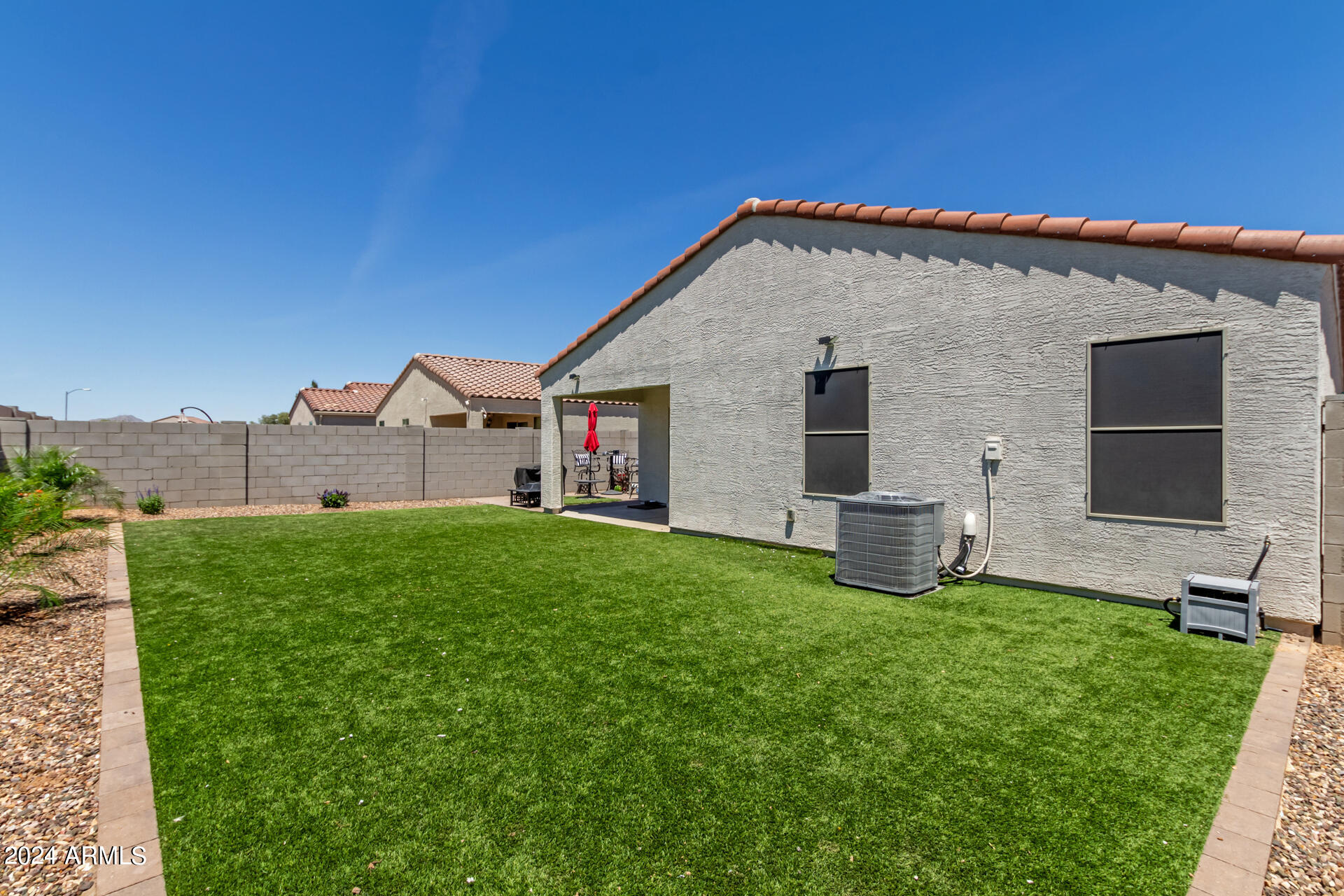 1619 W PINKLEY Court