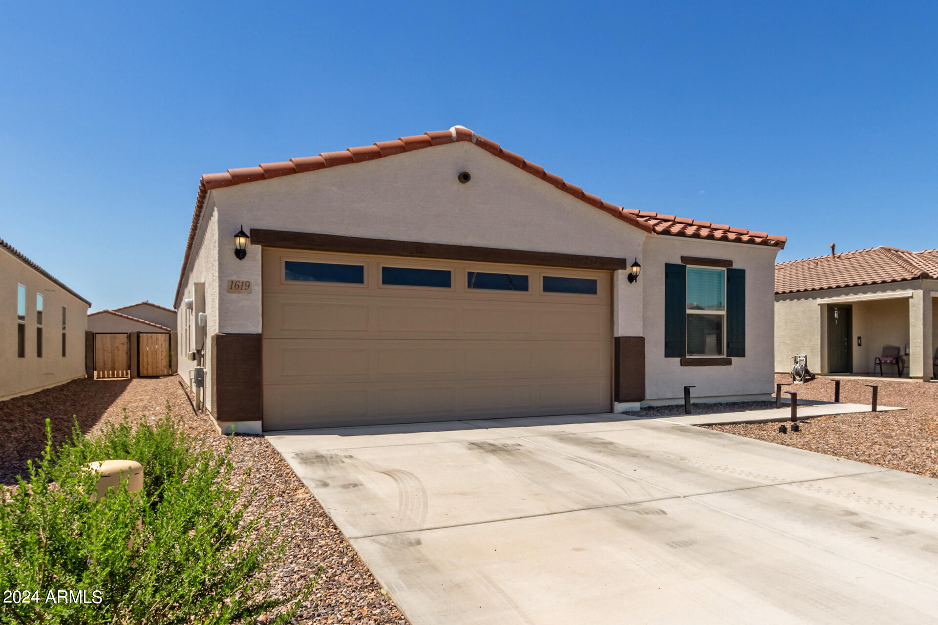 1619 W PINKLEY Court