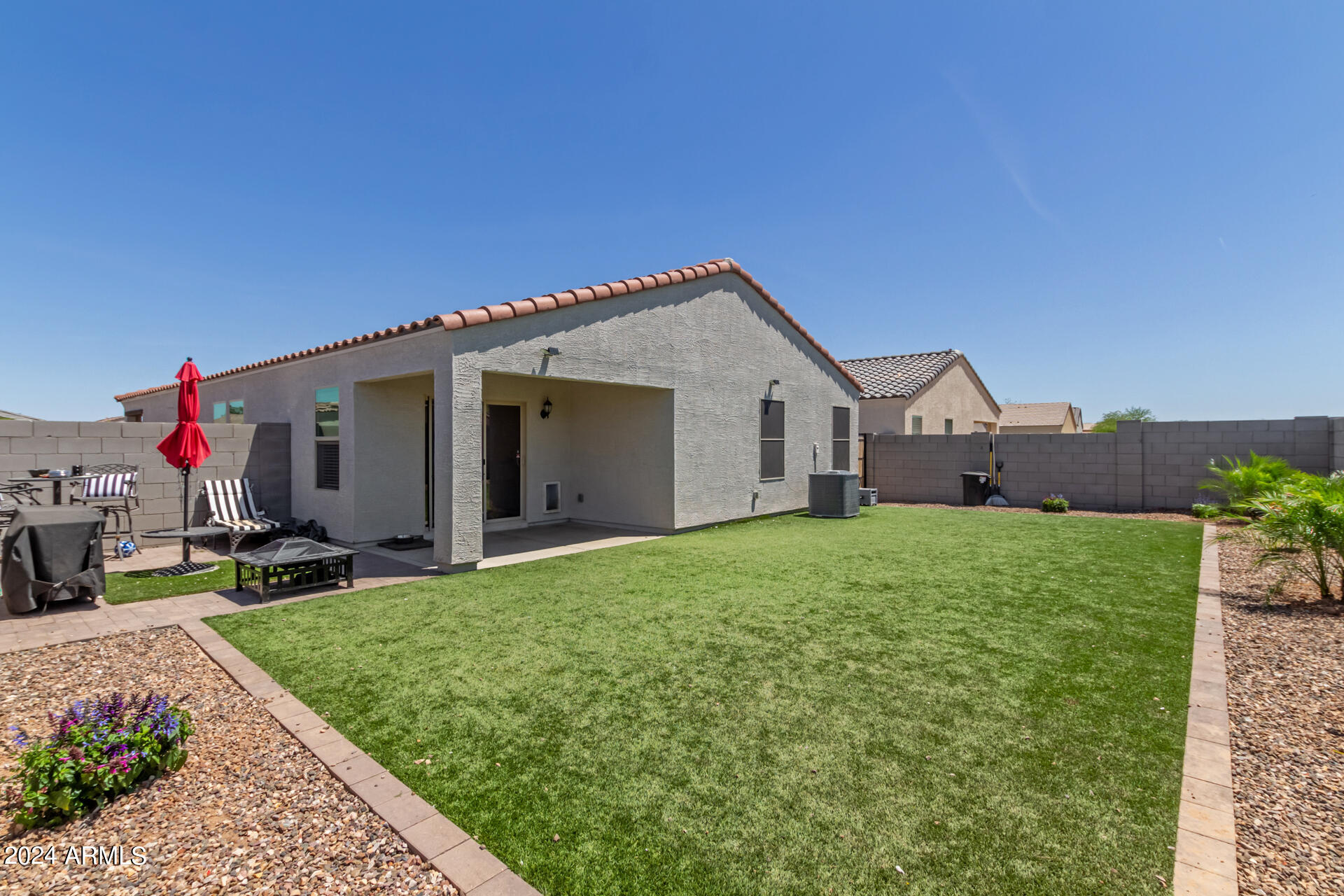 1619 W PINKLEY Court