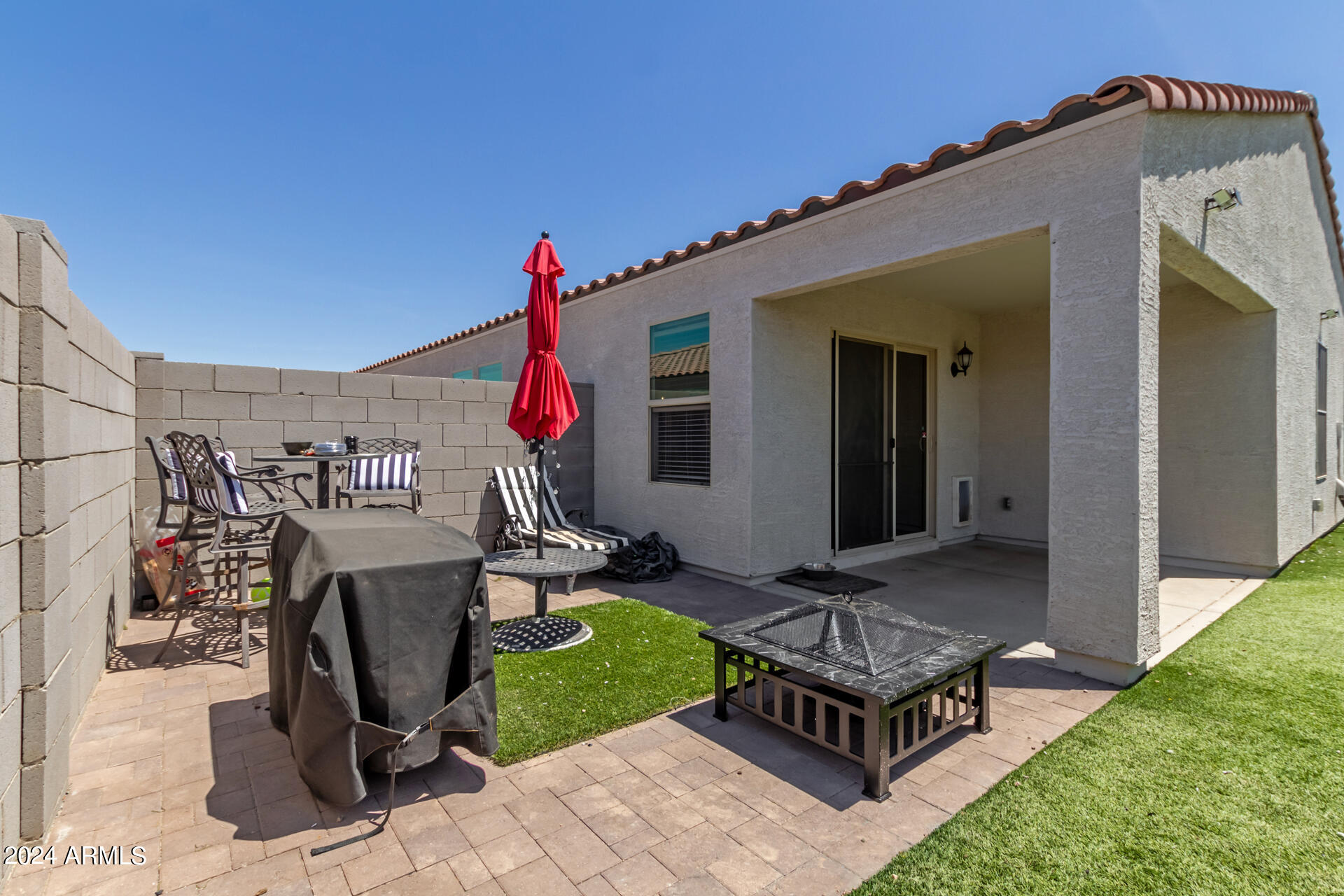 1619 W PINKLEY Court