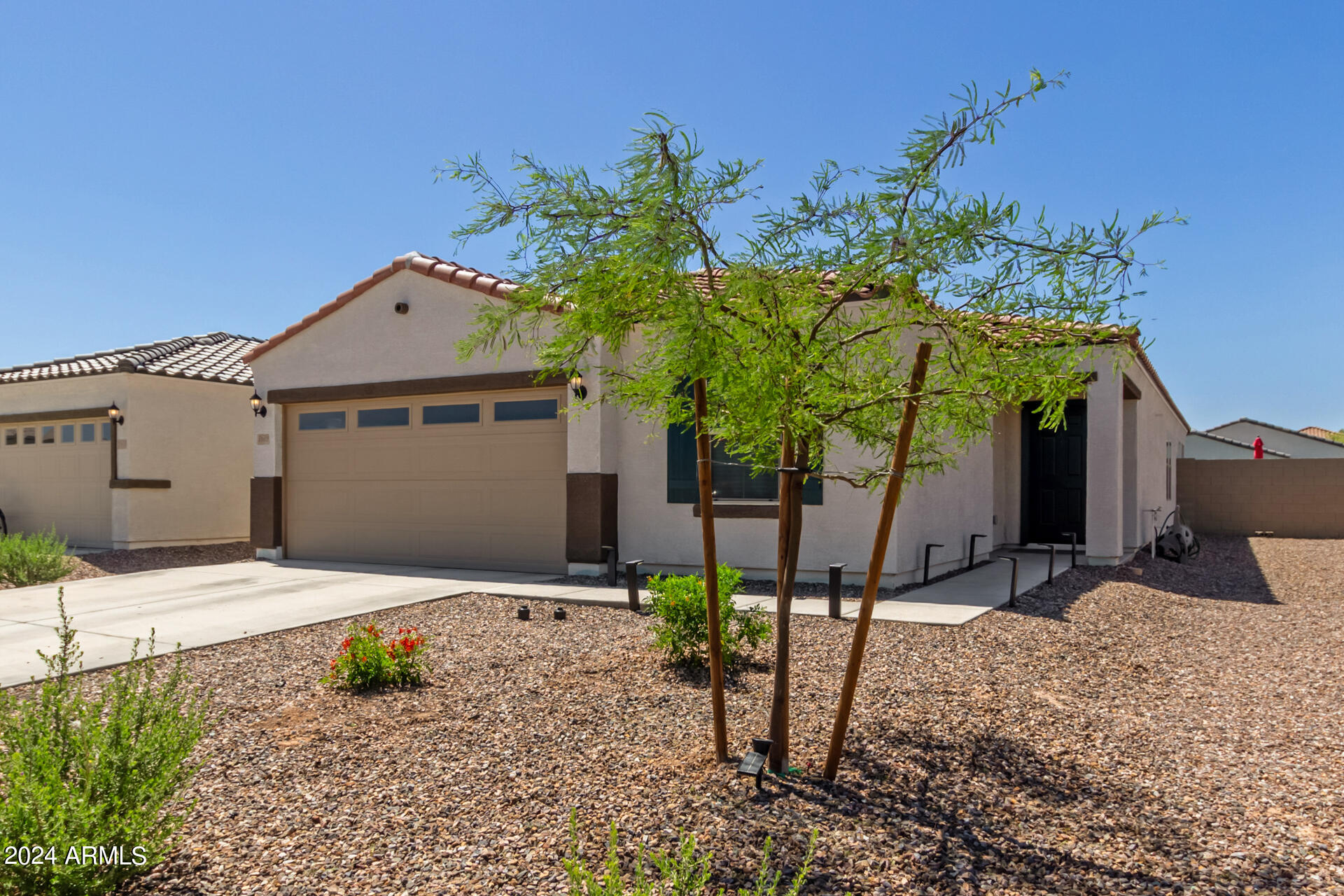 1619 W PINKLEY Court