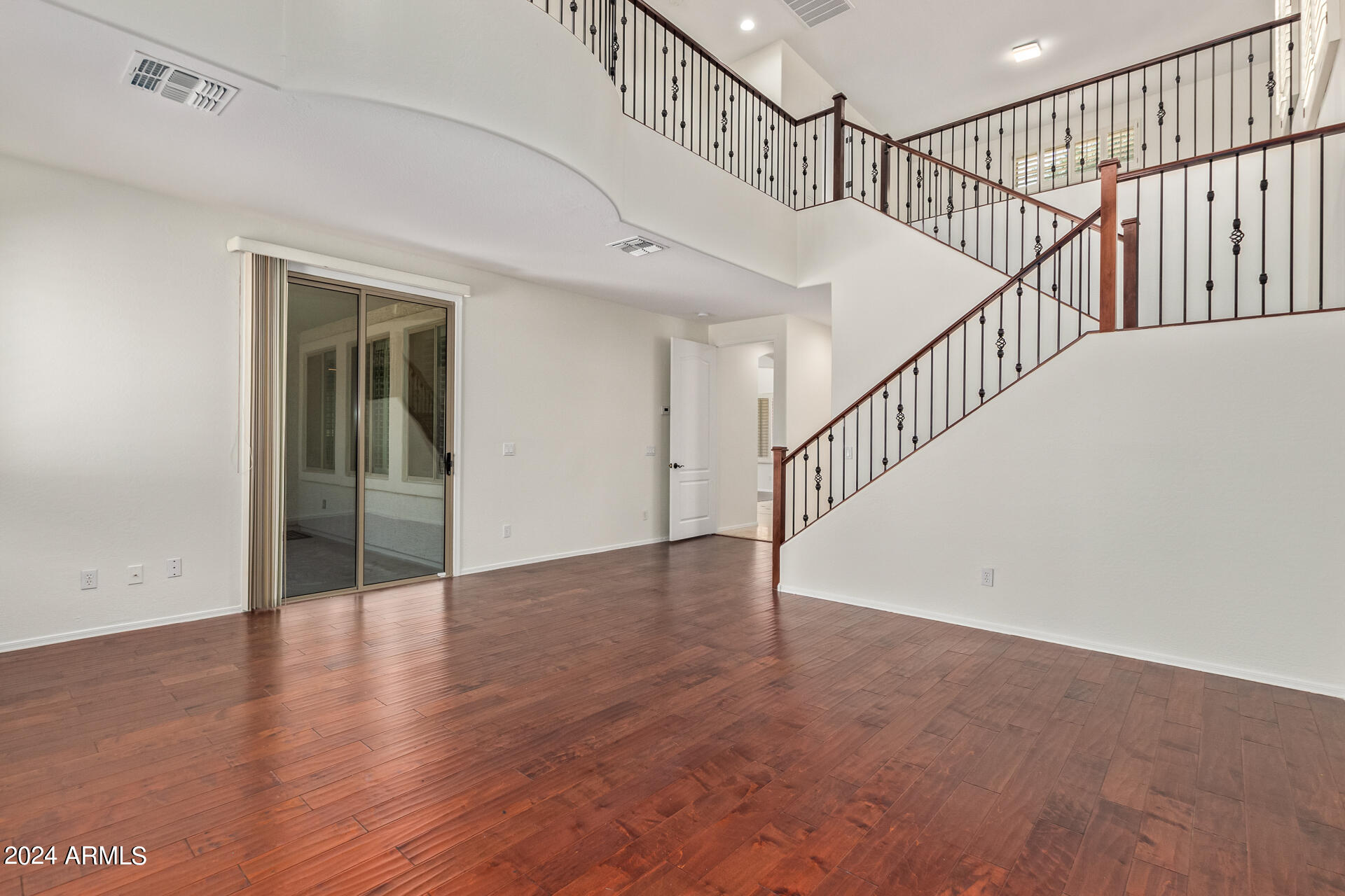 866 W GLENMERE Drive