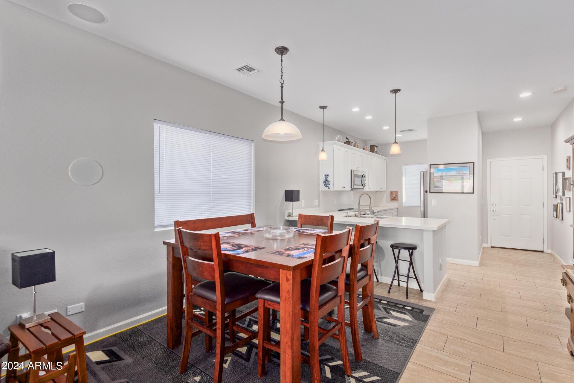 528 W HARWELL Road