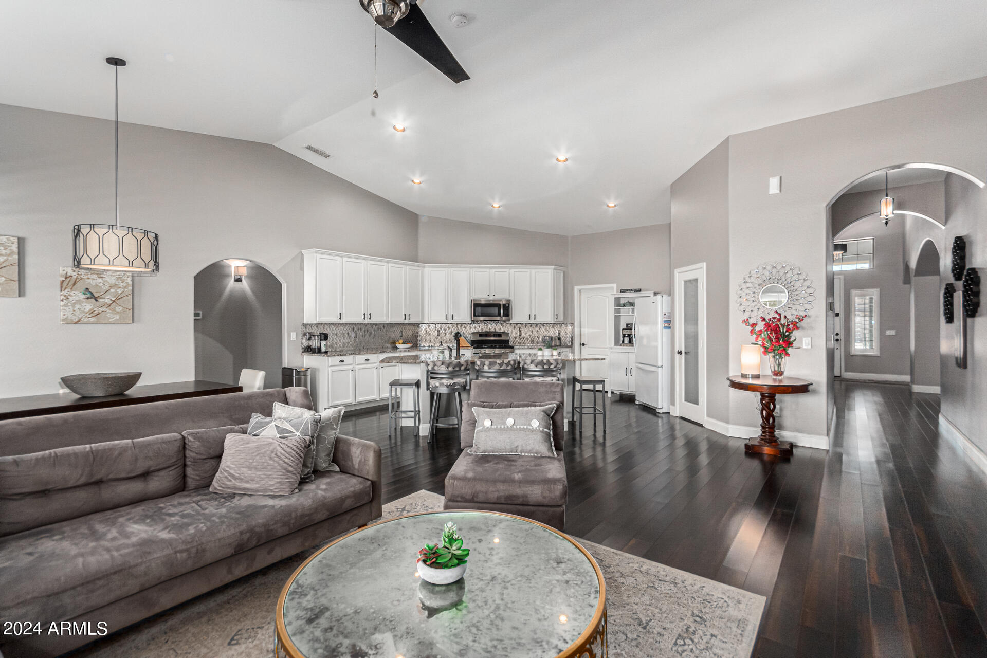 4314 W LODGE Drive