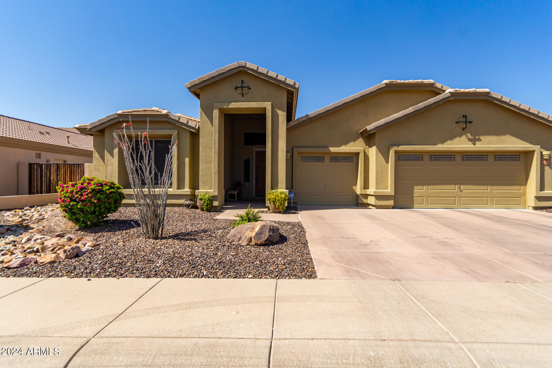 4314 W LODGE Drive