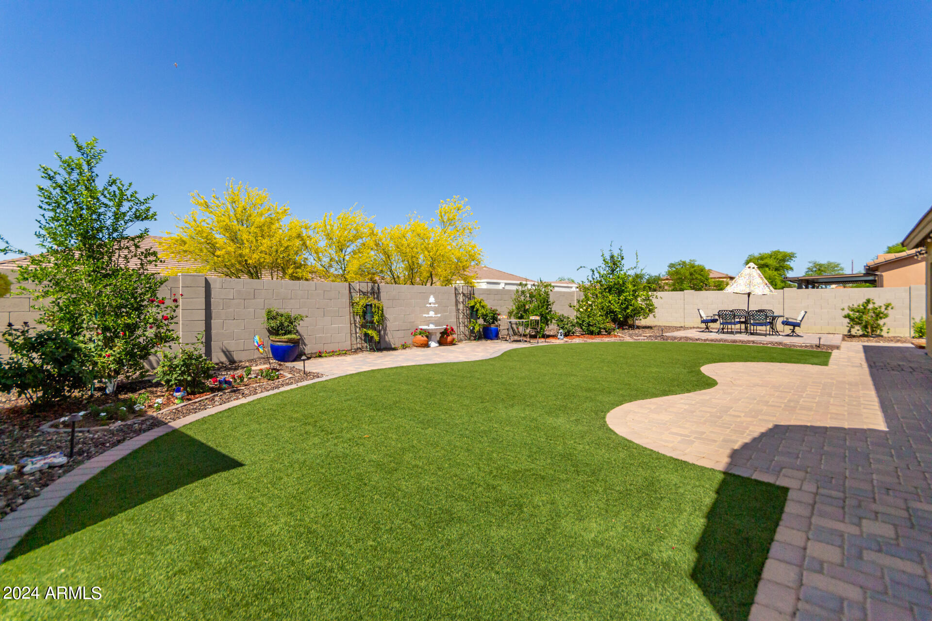 4314 W LODGE Drive