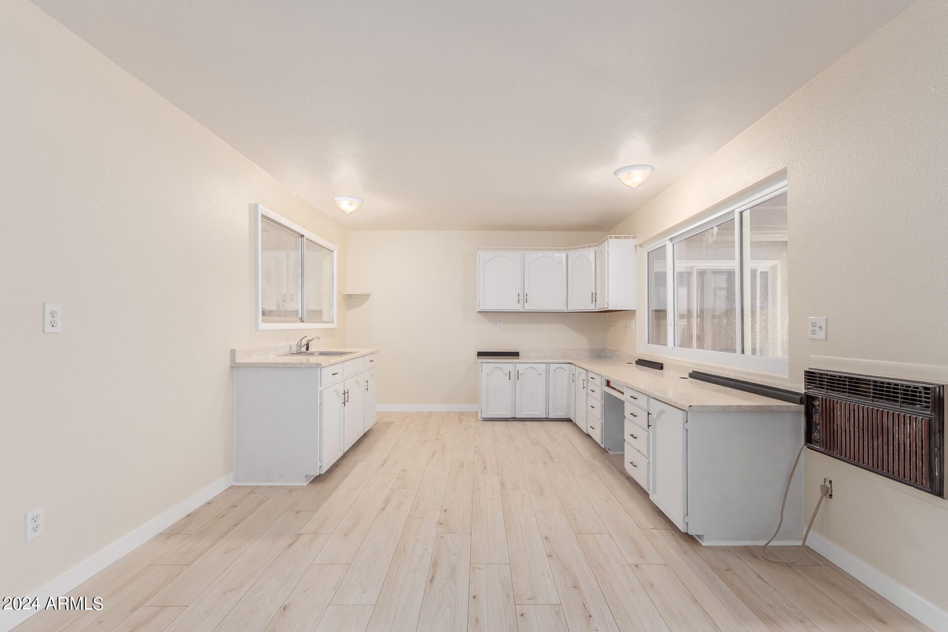 1783 LEISURE WORLD --