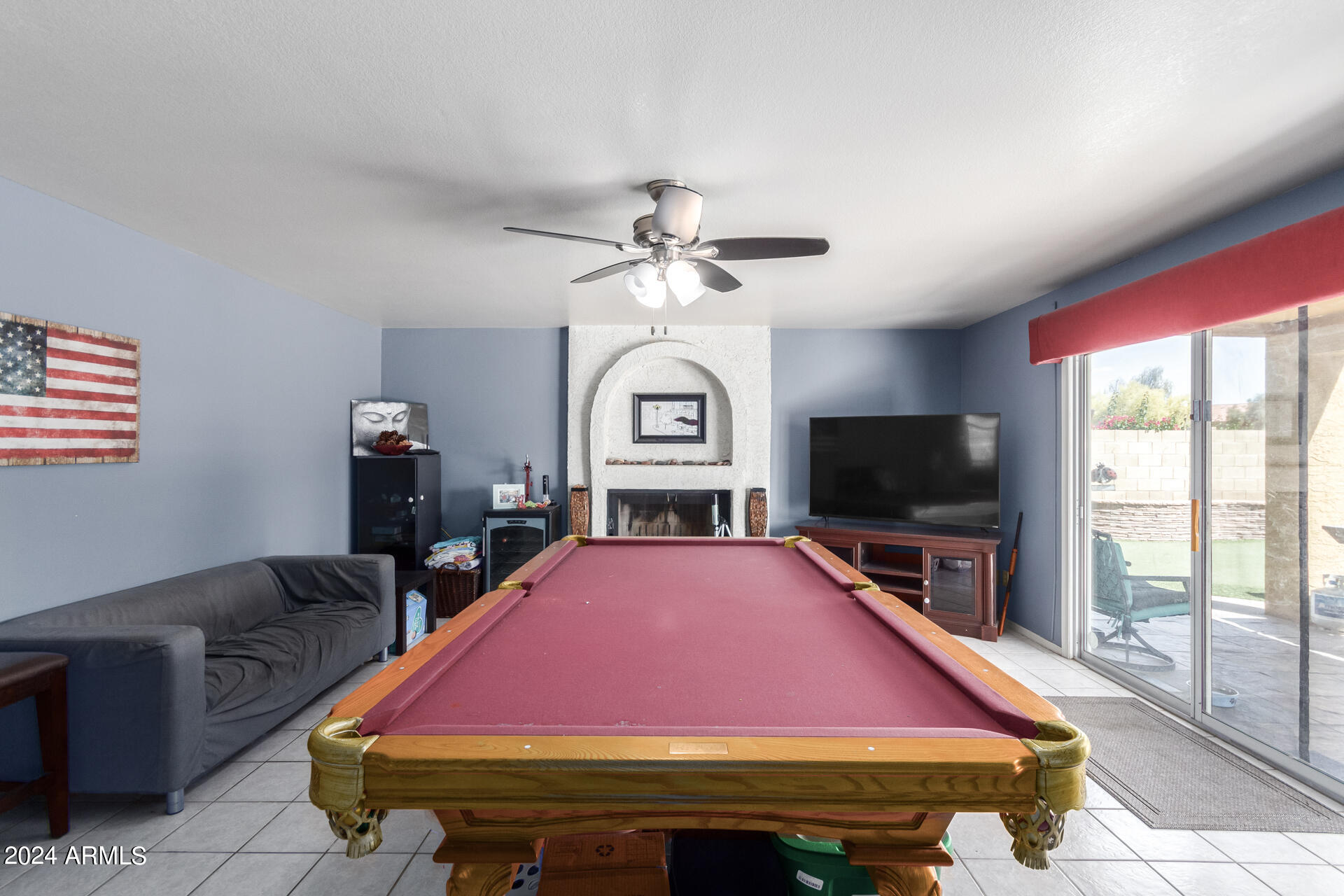 4015 E DESERT FLOWER Lane