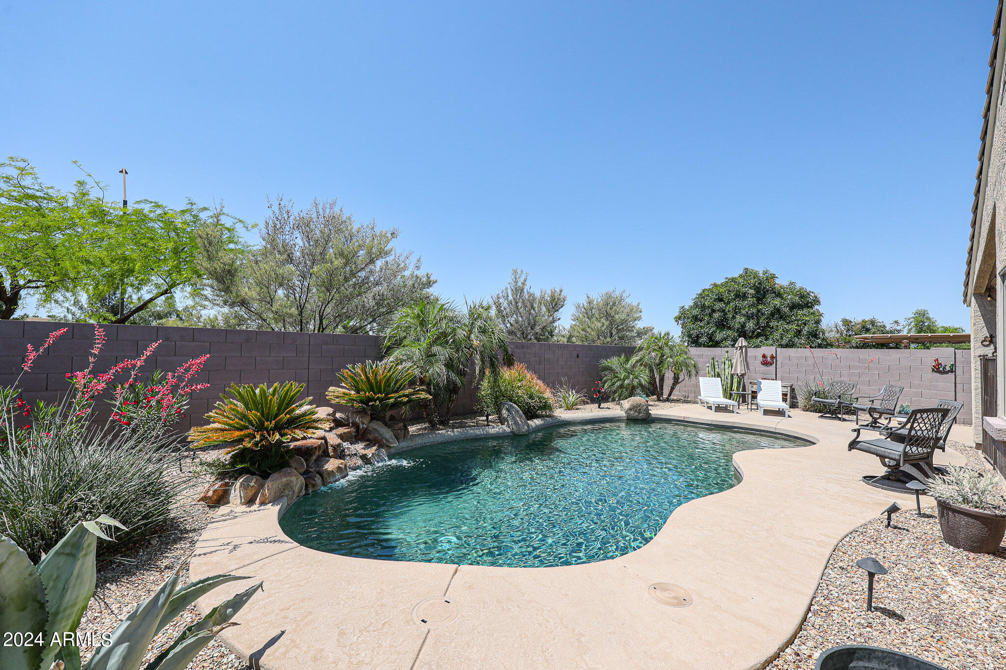 16575 W MARICOPA Street