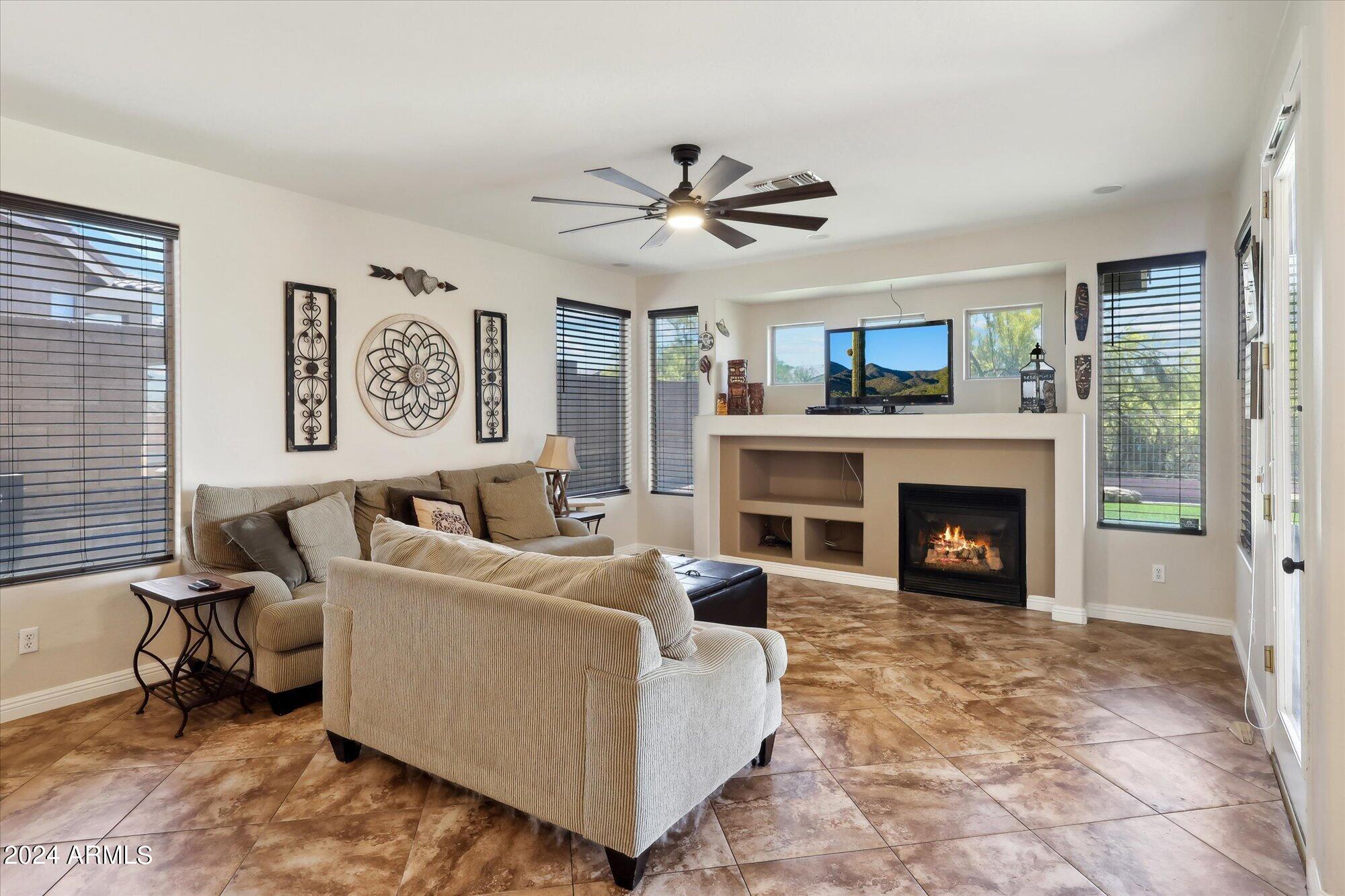 5025 E SLEEPY RANCH Road