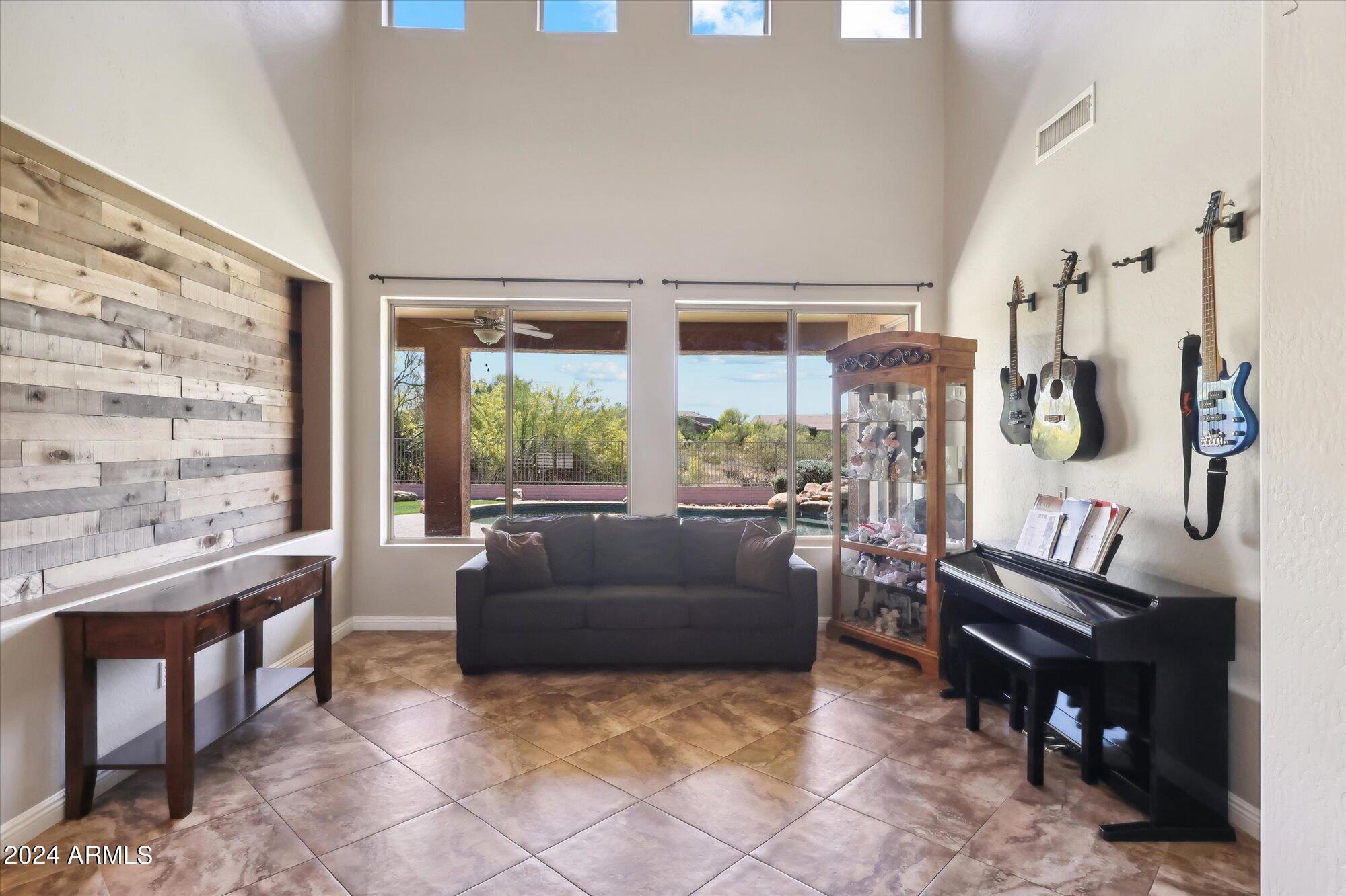 5025 E SLEEPY RANCH Road