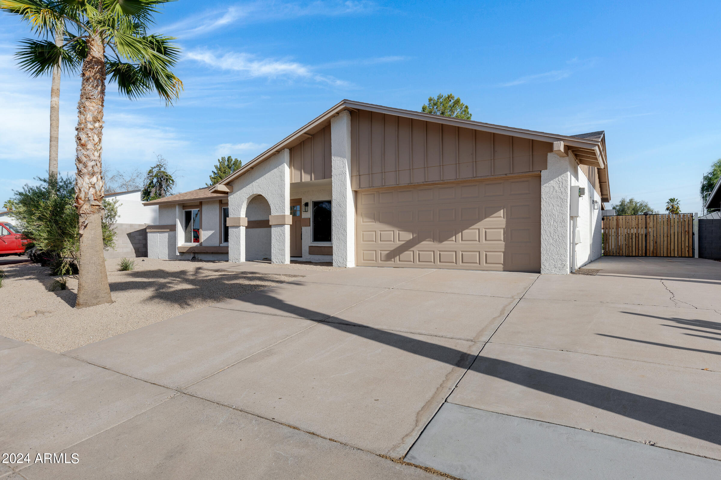 609 W PAMPA Avenue