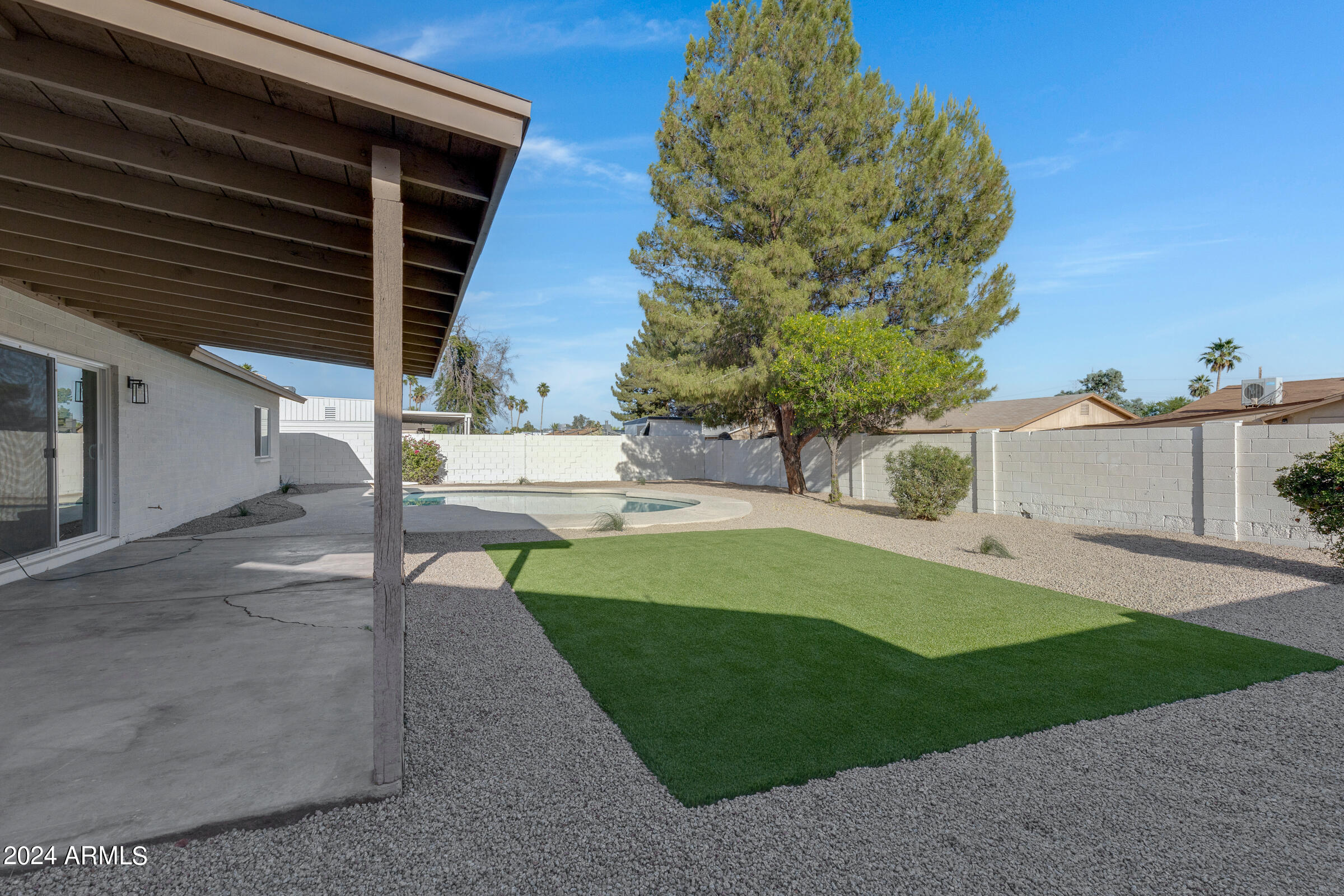 609 W PAMPA Avenue