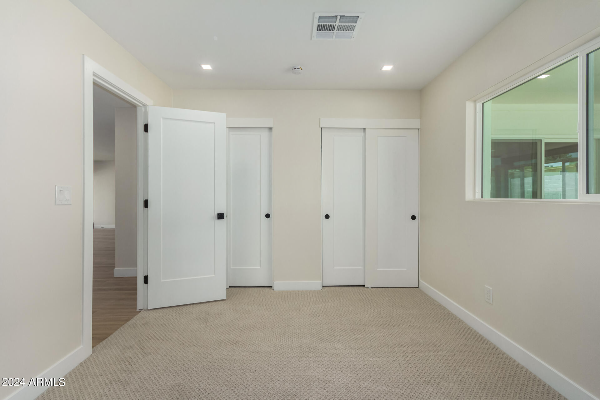 1630 E LAGUNA Drive