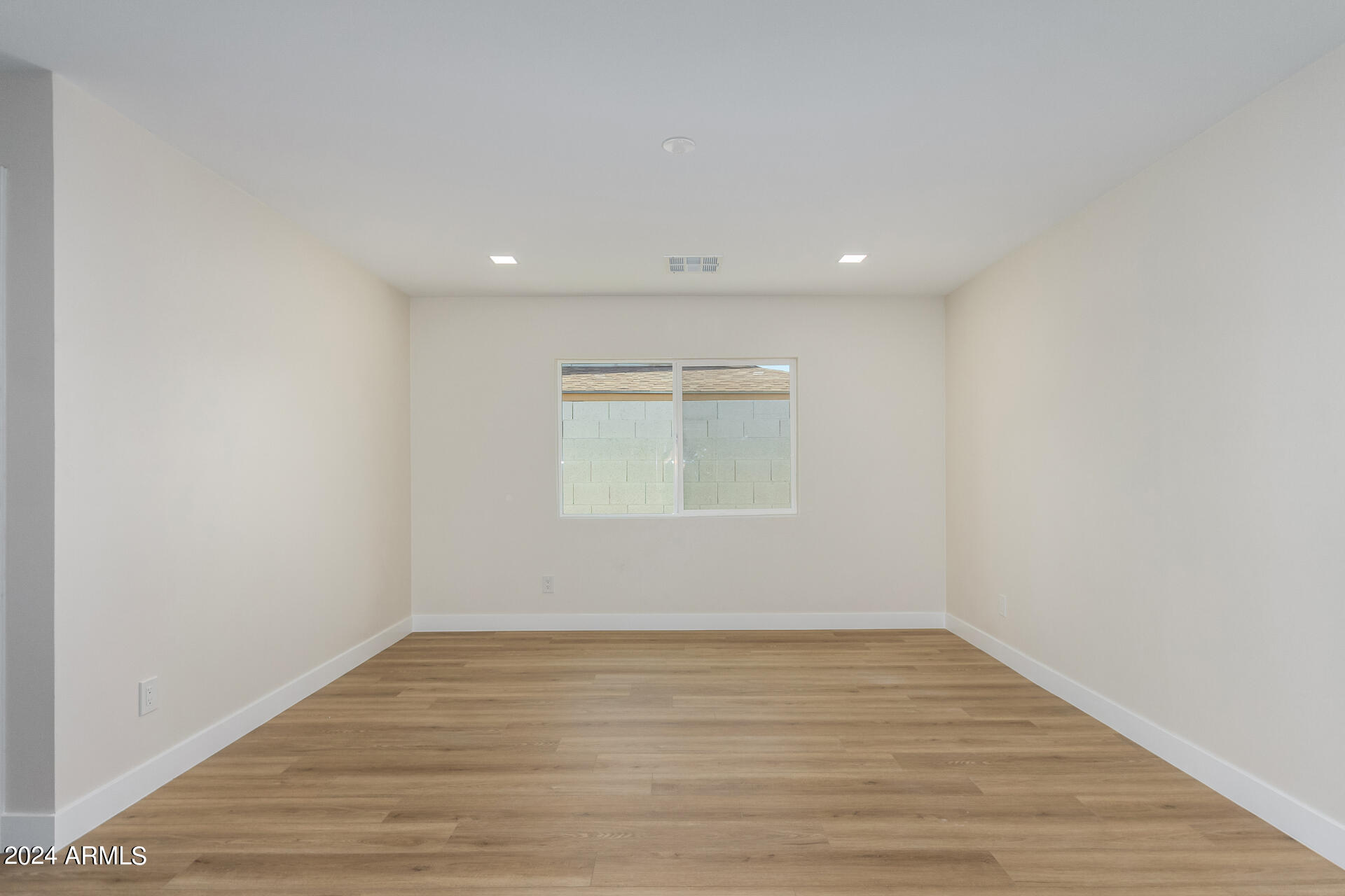1630 E LAGUNA Drive