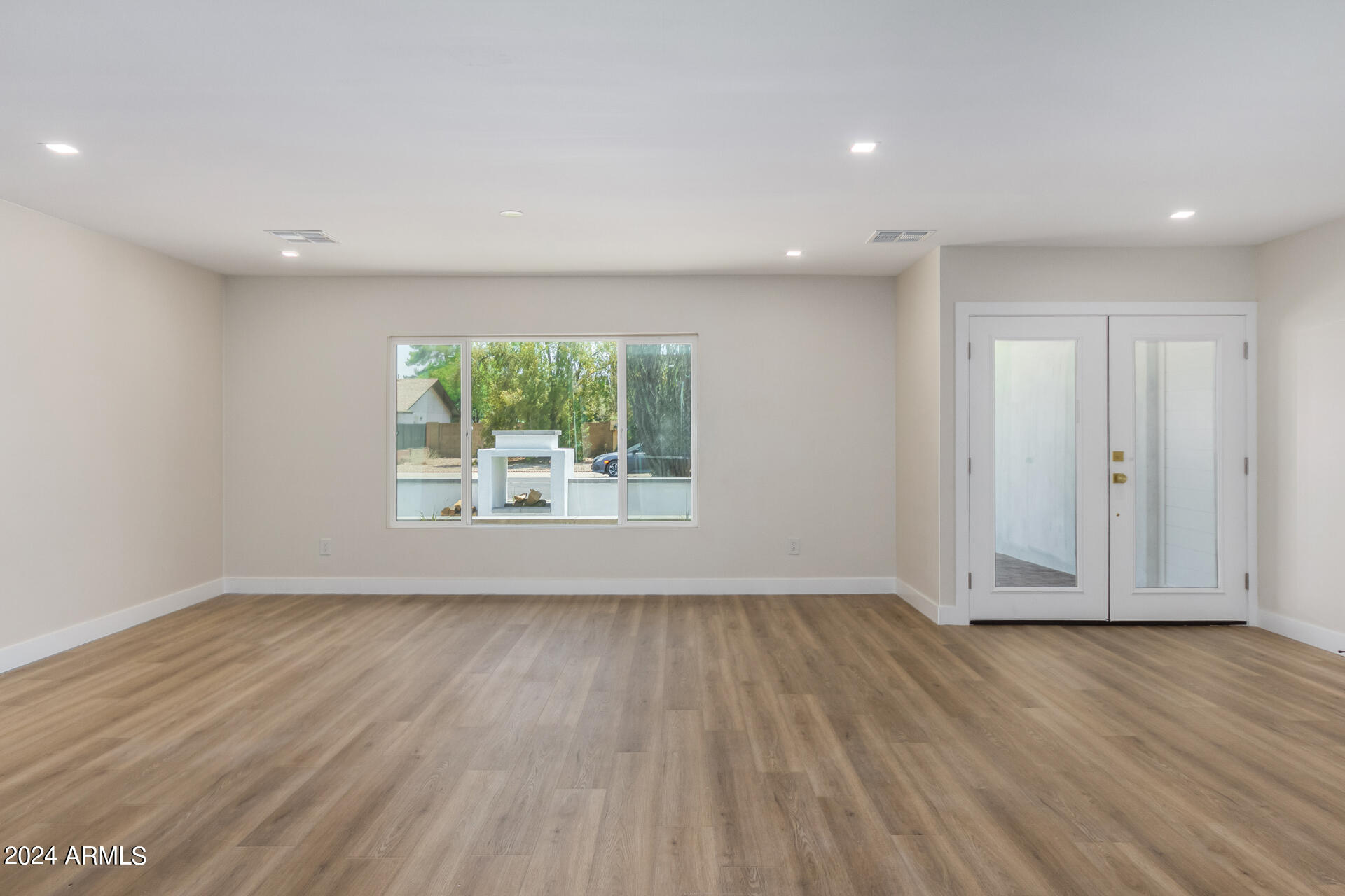 1630 E LAGUNA Drive