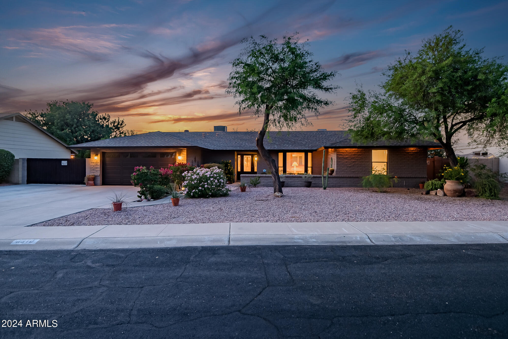 6310 W POINSETTIA Drive