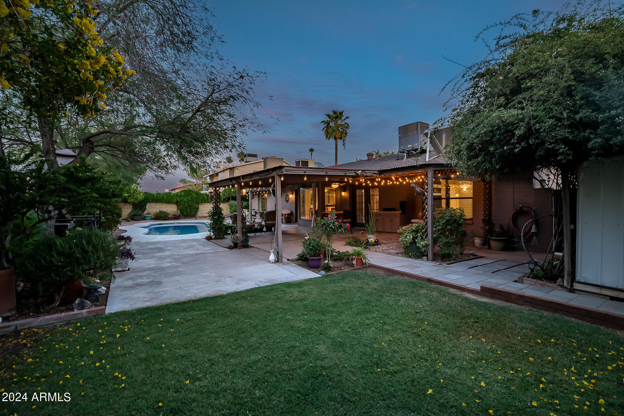 6310 W POINSETTIA Drive