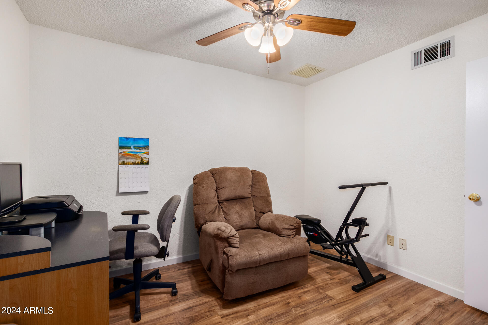 1535 W DANBURY Road