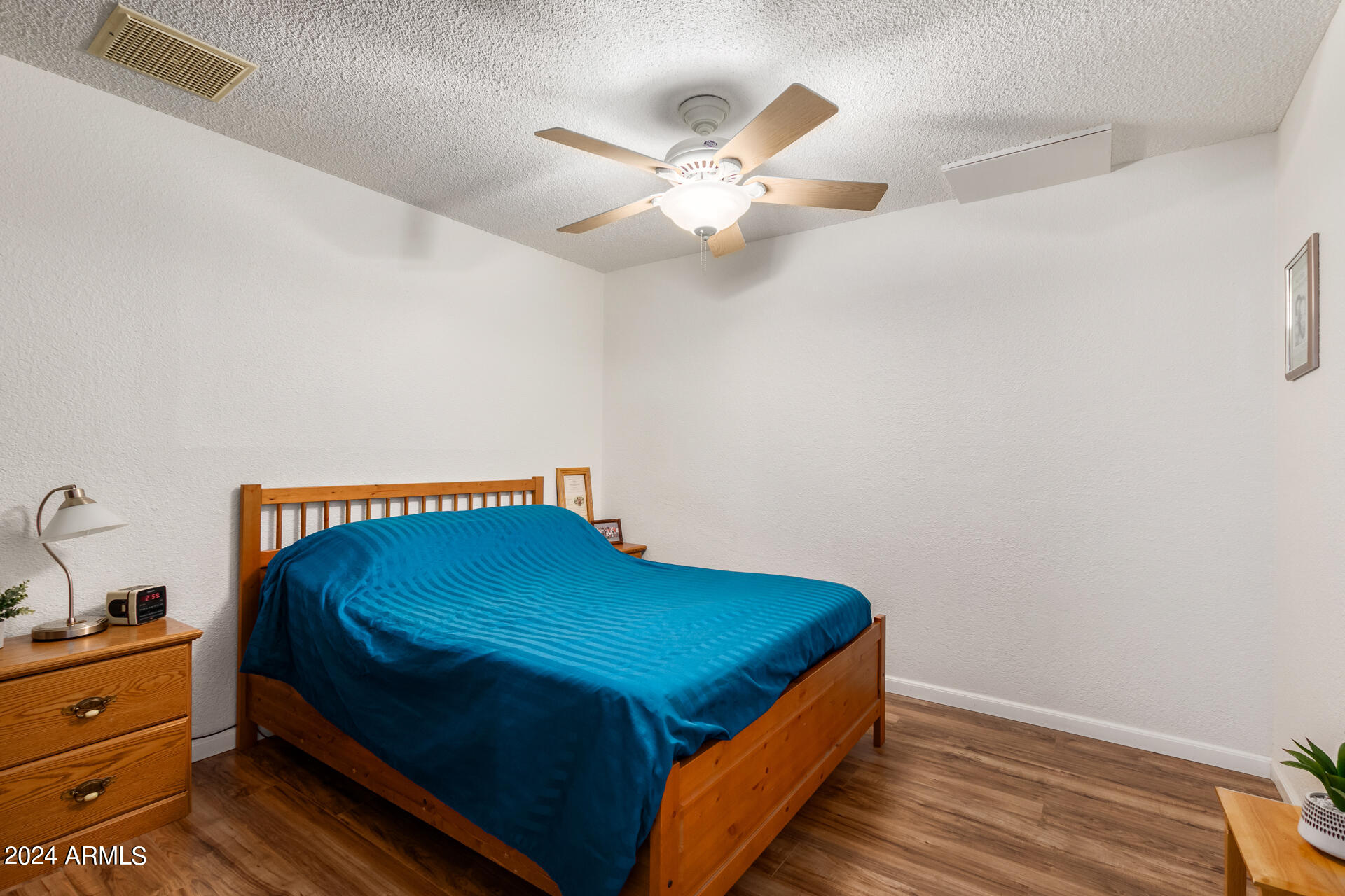 1535 W DANBURY Road