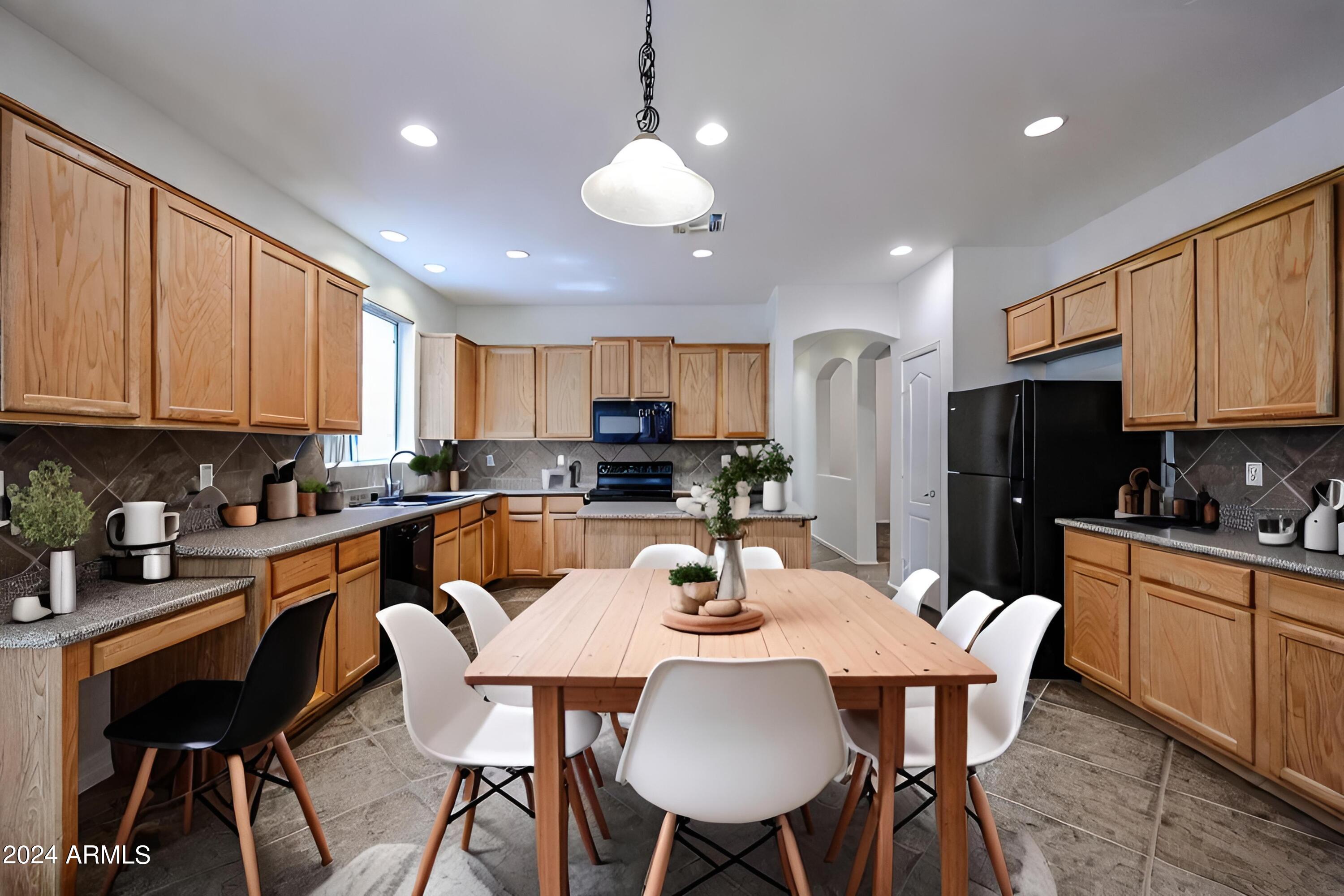 151 W Cardinal Way