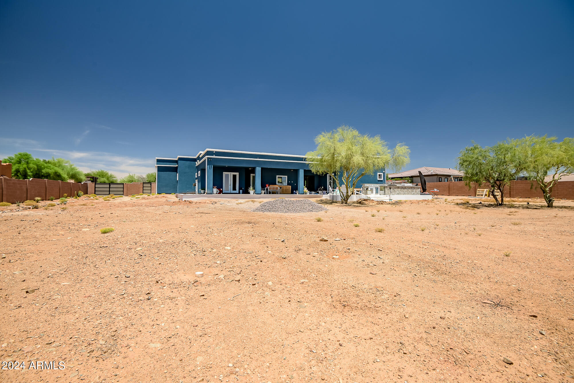 1105 E DESERT HILLS ESTATE Drive
