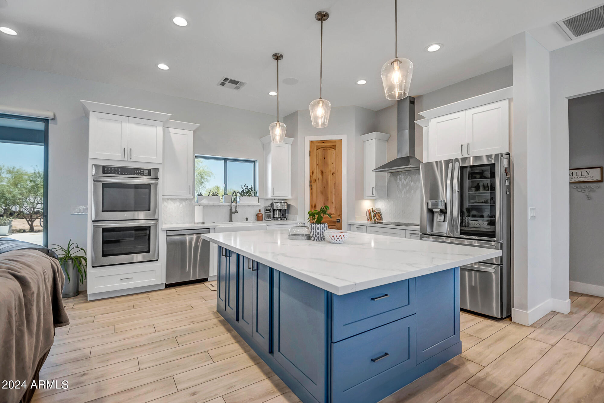 1105 E DESERT HILLS ESTATE Drive