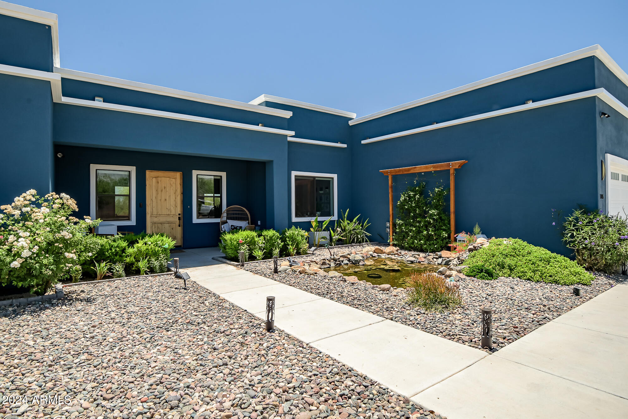 1105 E DESERT HILLS ESTATE Drive