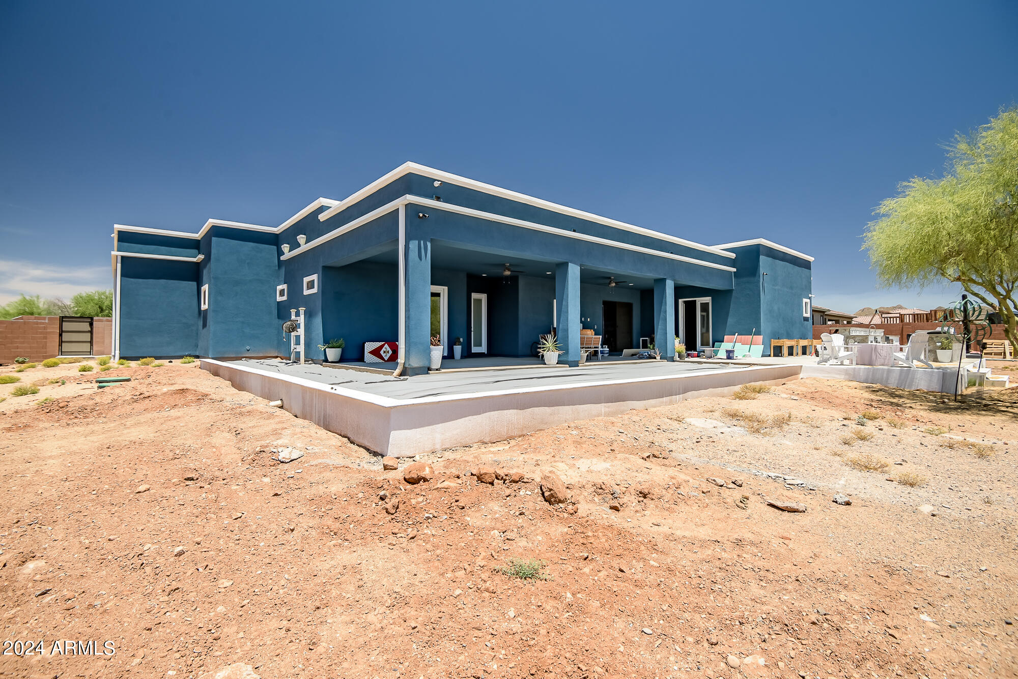 1105 E DESERT HILLS ESTATE Drive