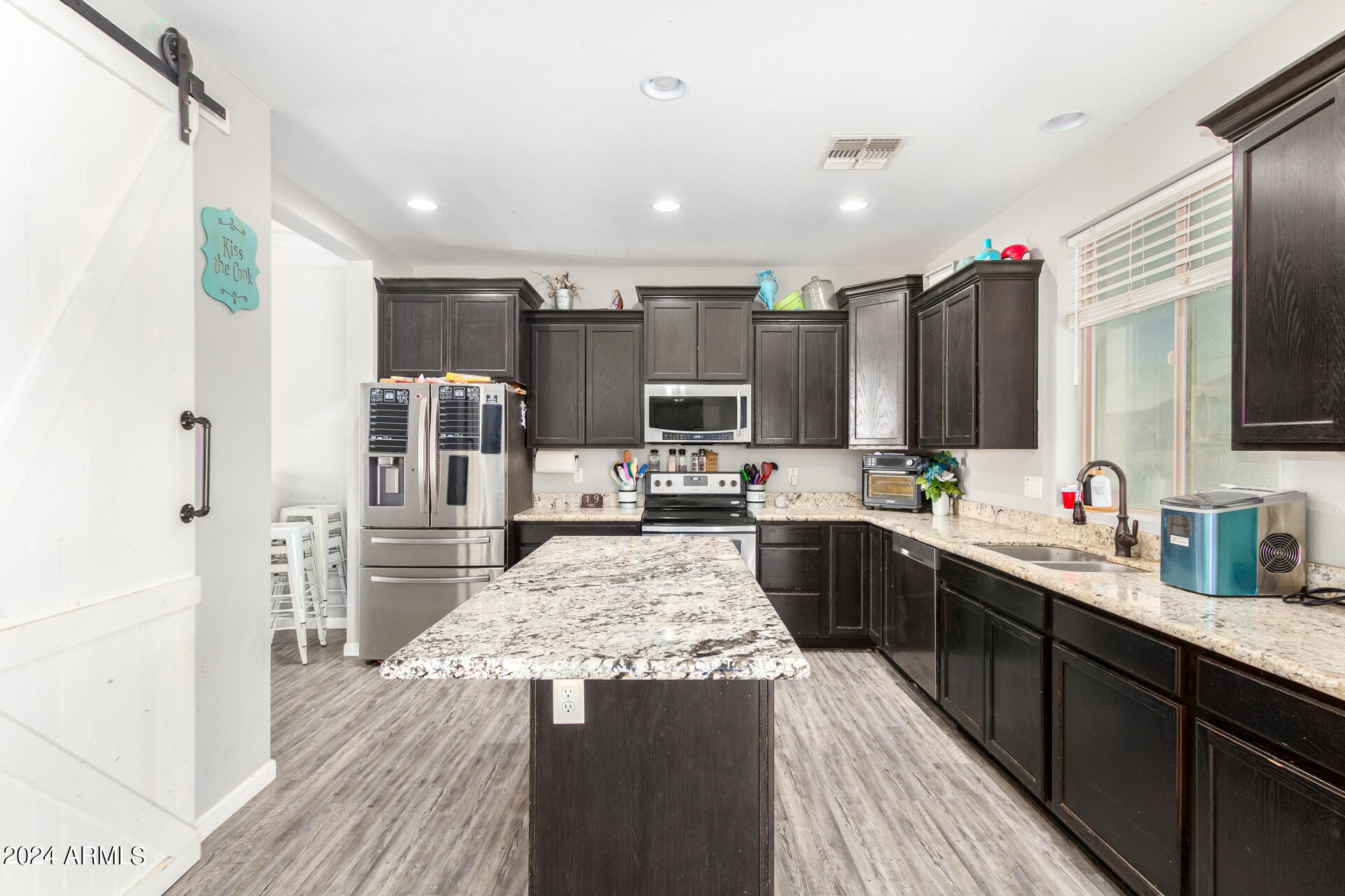 1066 W WINDSONG Street