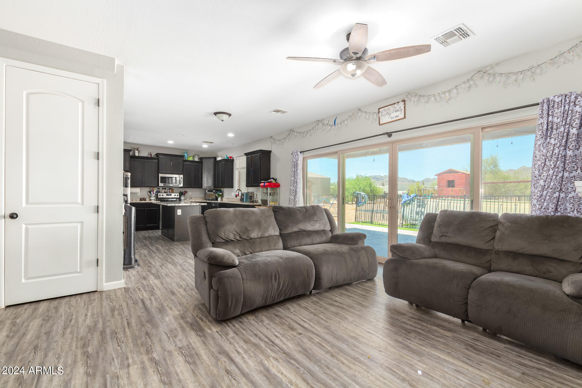 1066 W WINDSONG Street