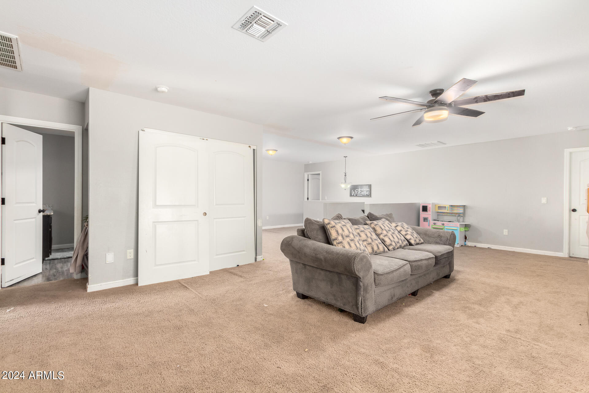 1066 W WINDSONG Street