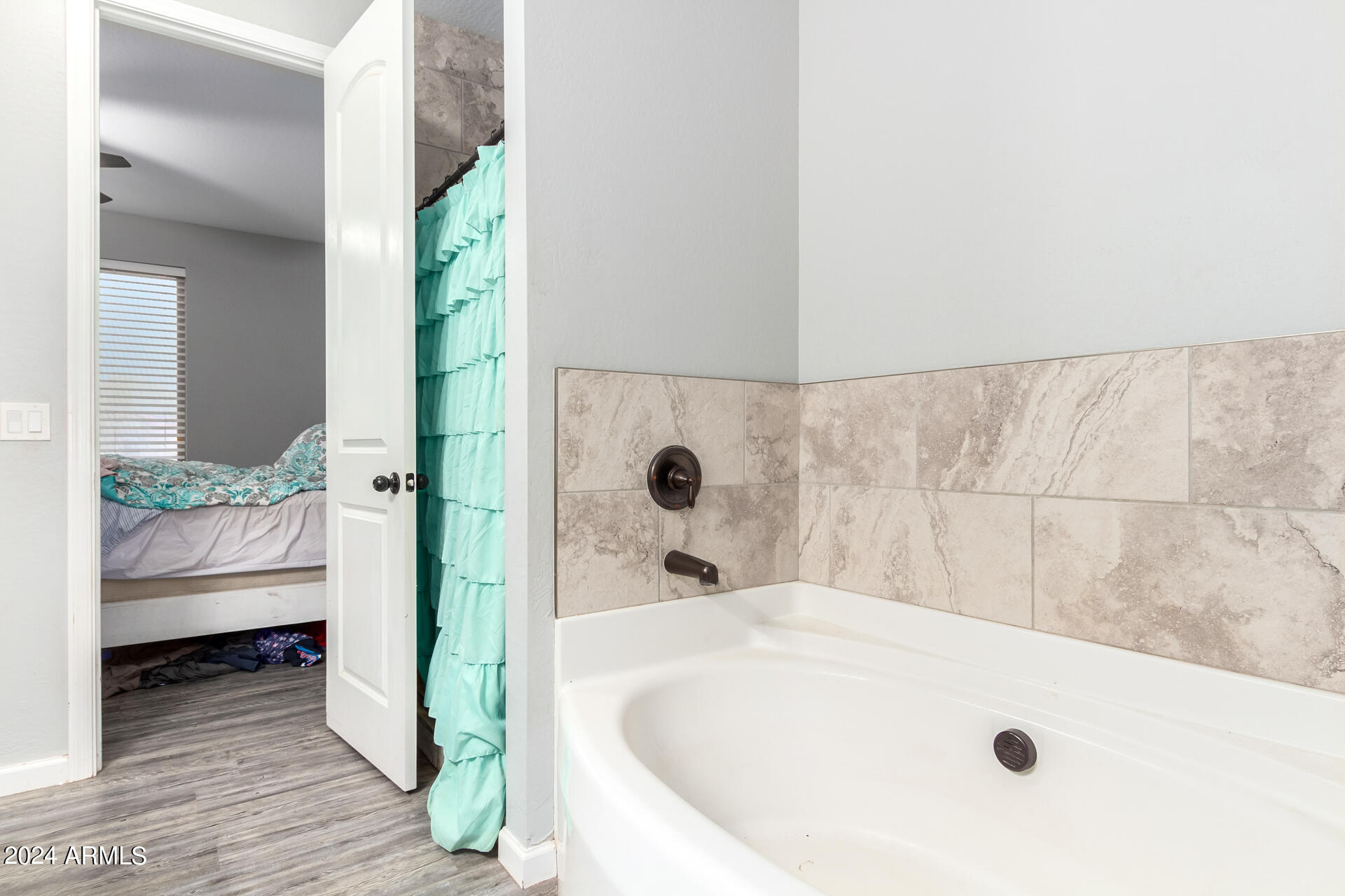 1066 W WINDSONG Street