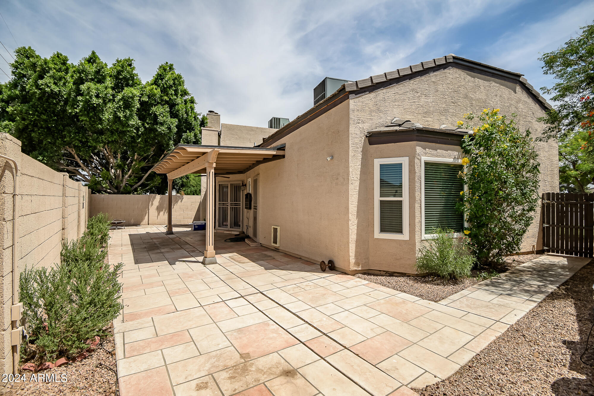 9051 N 14TH Drive