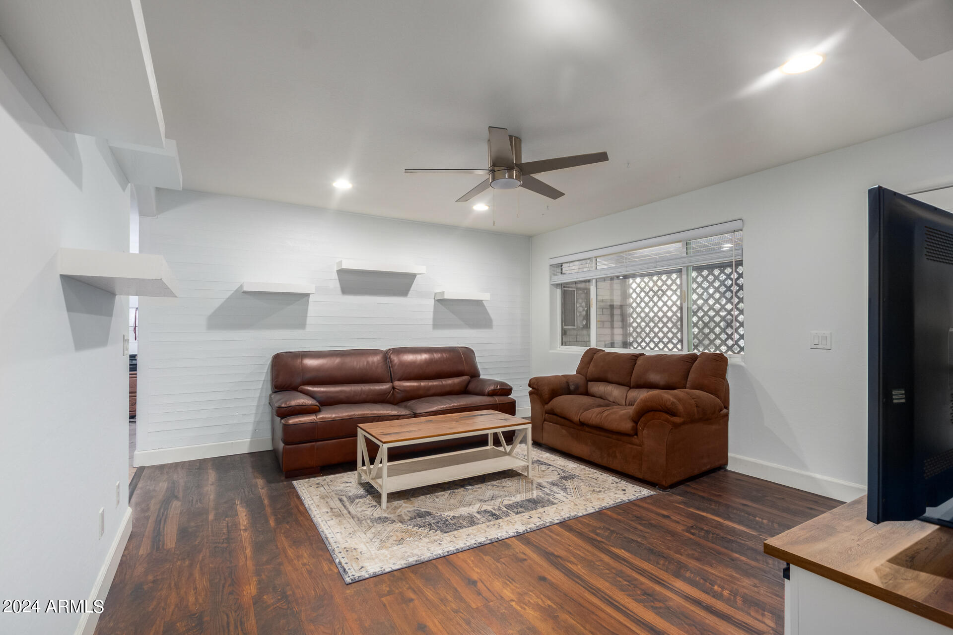 721 N POPLAR Street