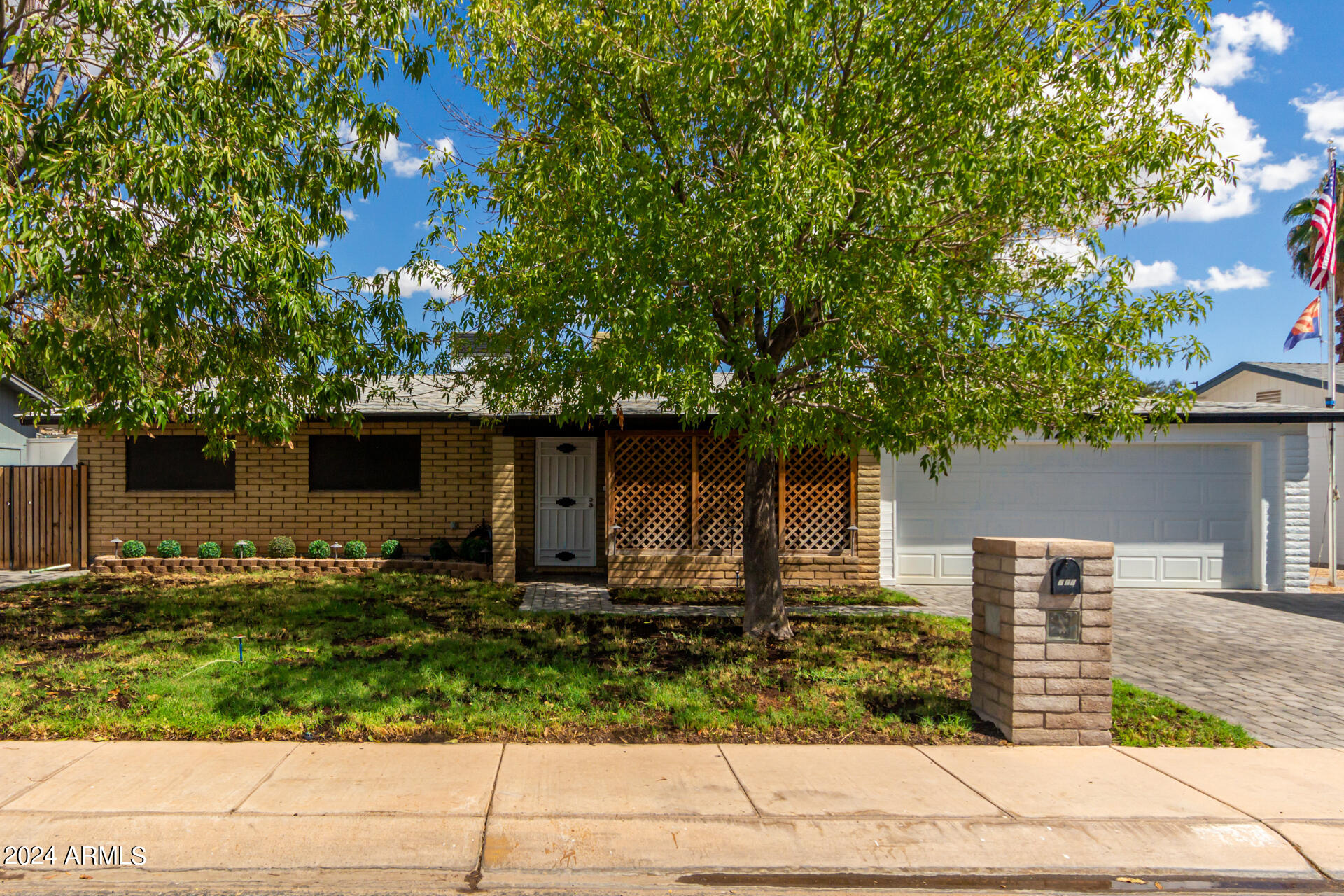 721 N POPLAR Street