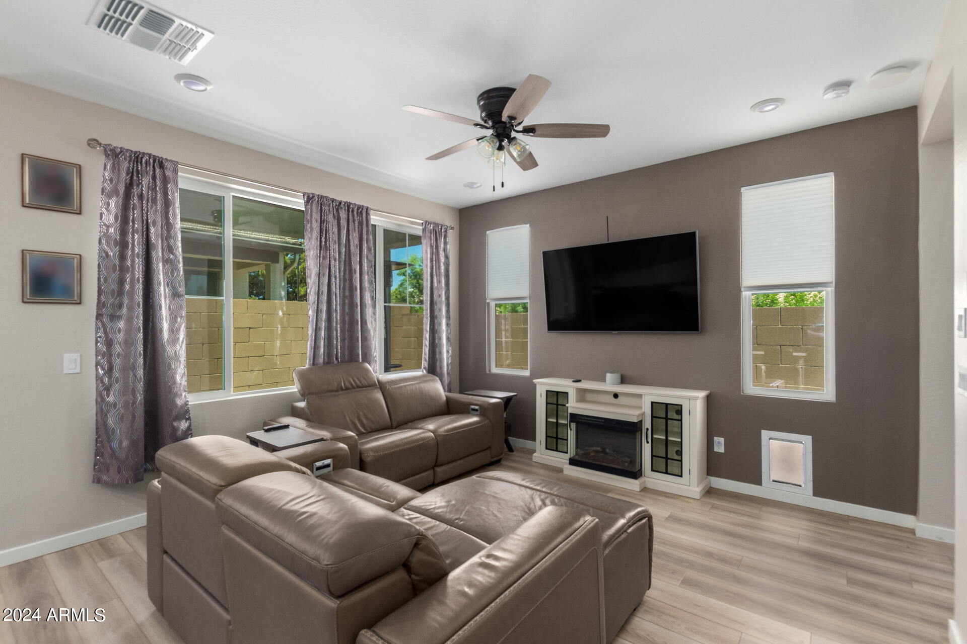 1111 W DIAMONDBACK Drive