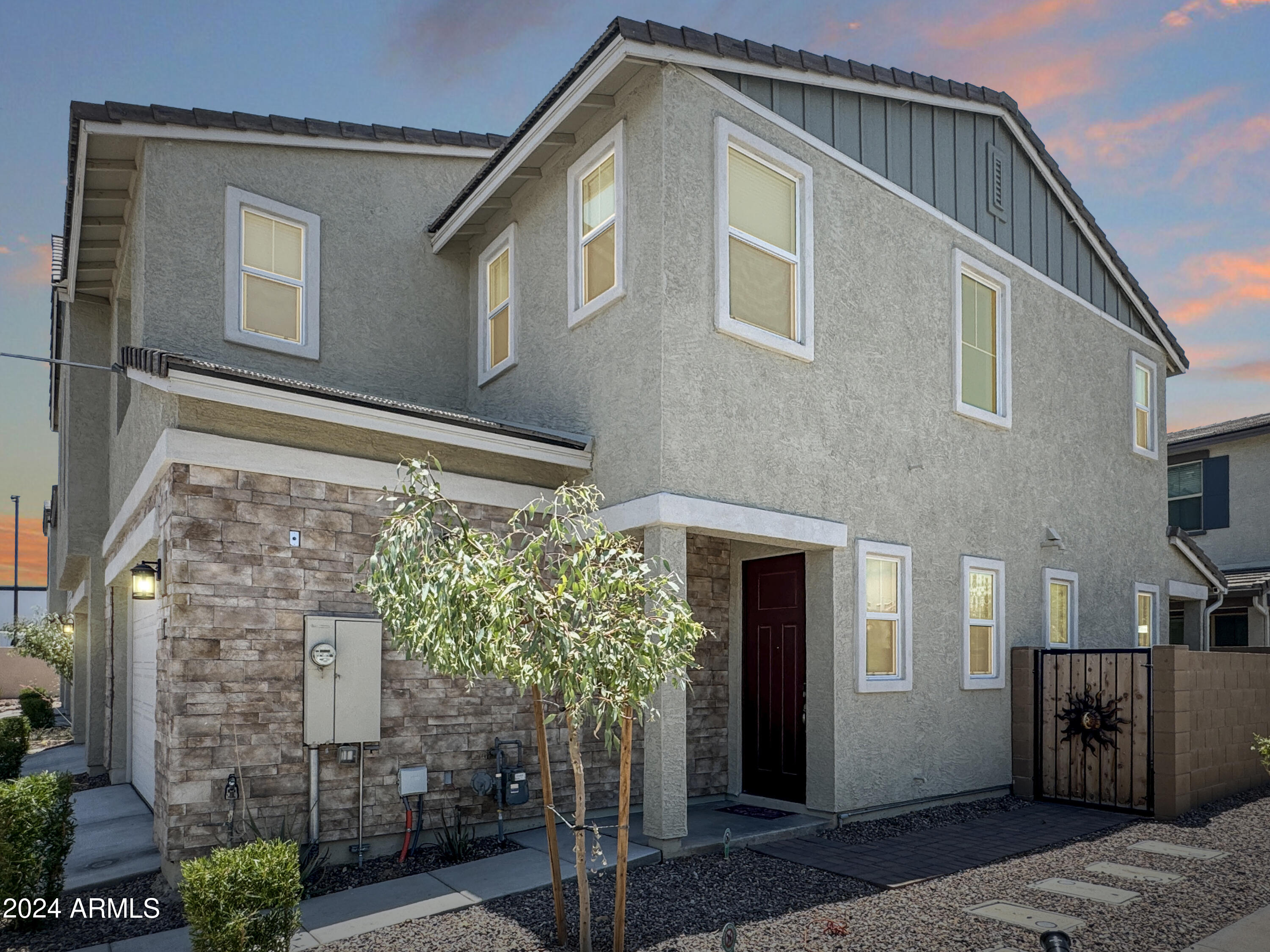 1111 W DIAMONDBACK Drive