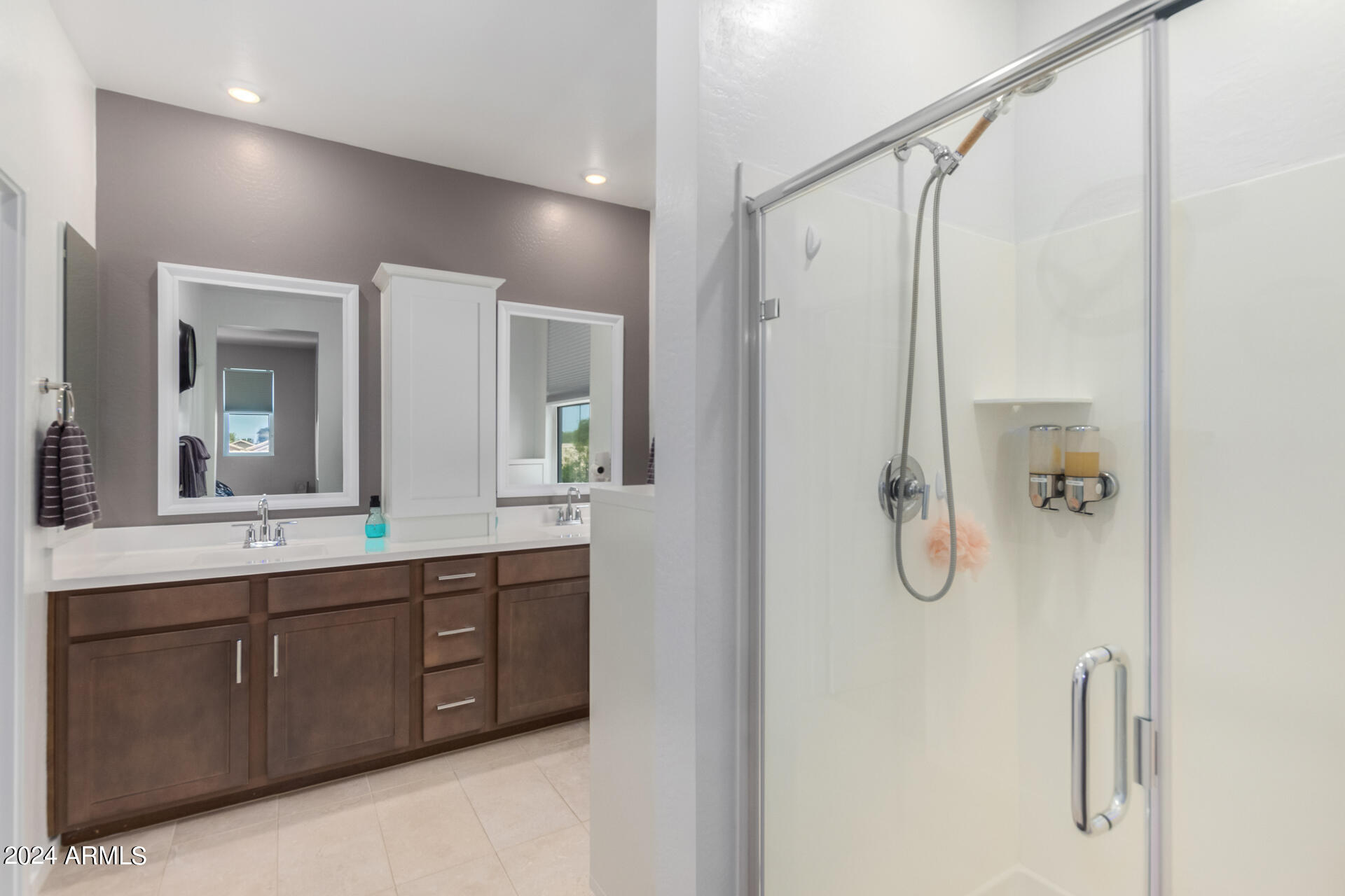 1111 W DIAMONDBACK Drive