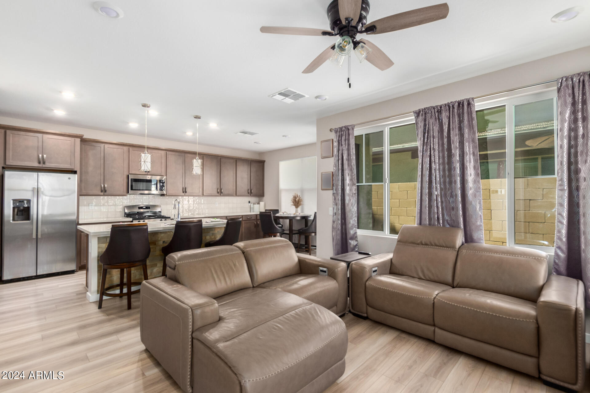 1111 W DIAMONDBACK Drive