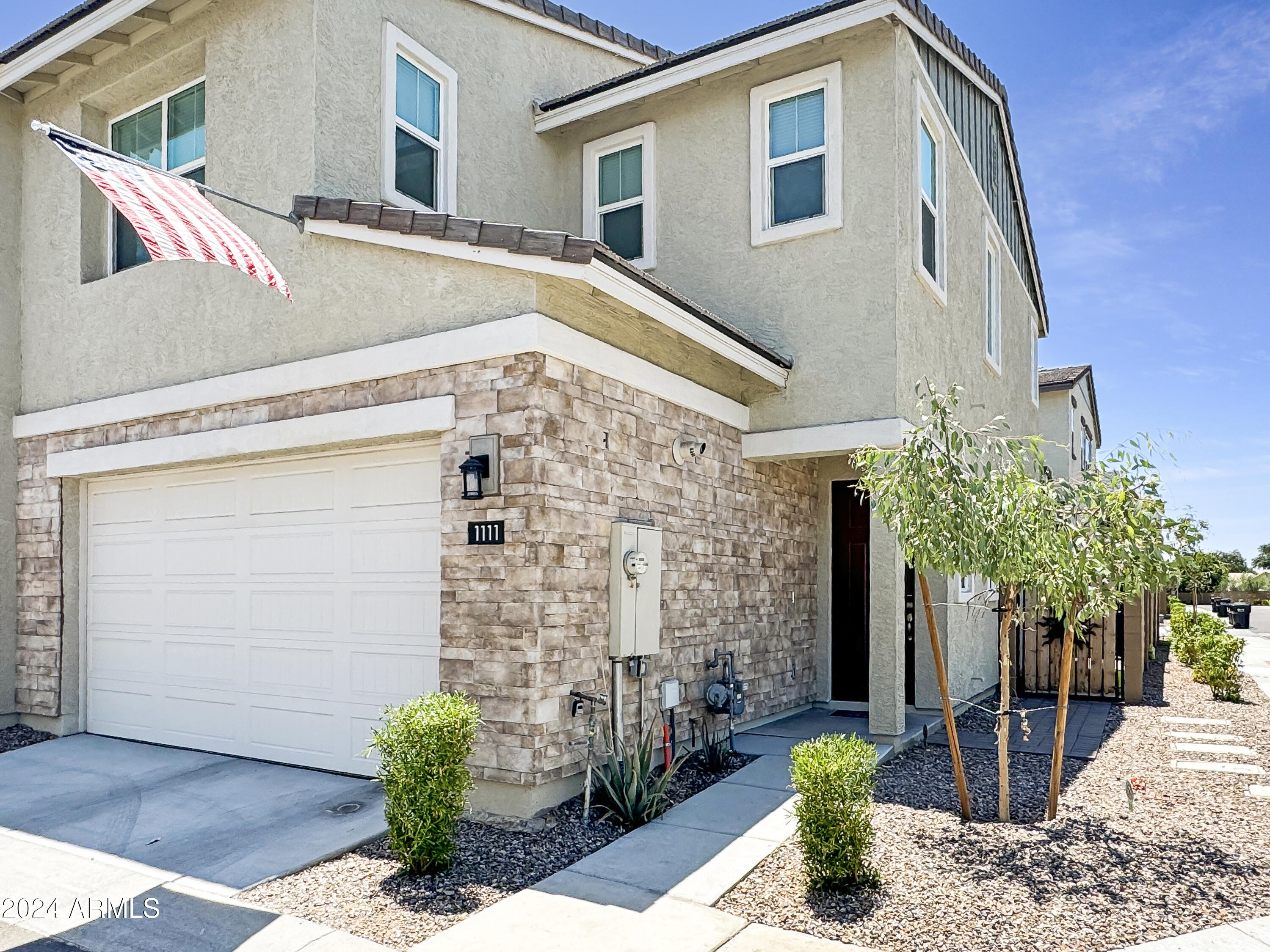 1111 W DIAMONDBACK Drive
