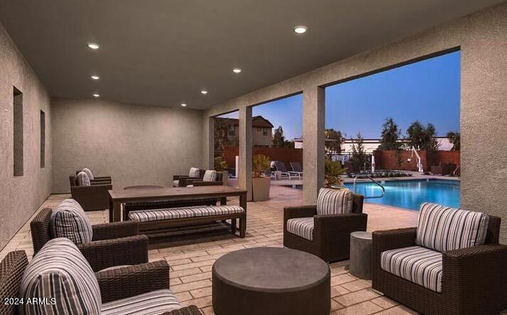 1111 W DIAMONDBACK Drive