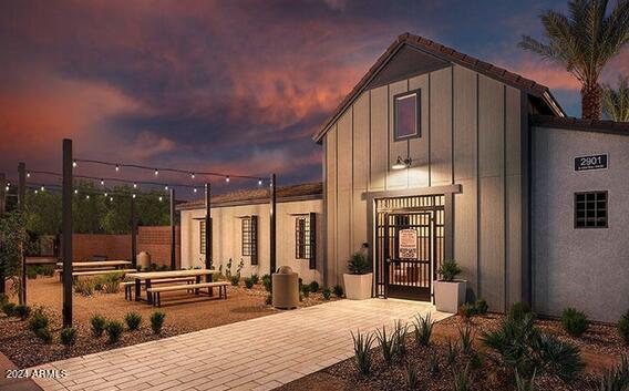 1111 W DIAMONDBACK Drive